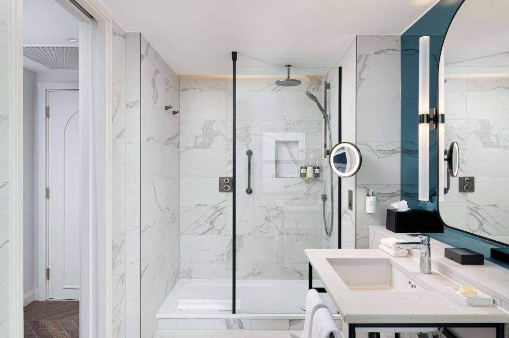 Lost Property St Paul’s London – Curio Collection by Hilton