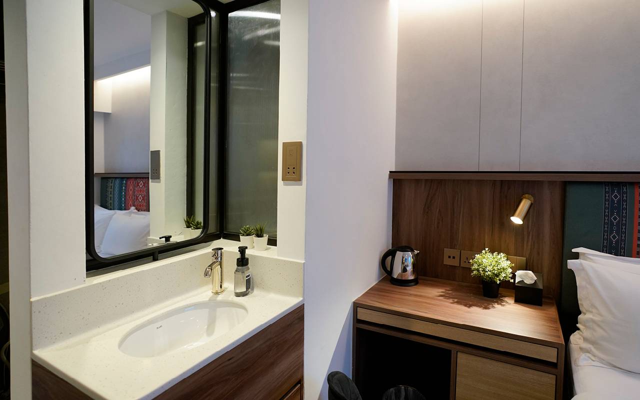 ST Signature Bugis Middle