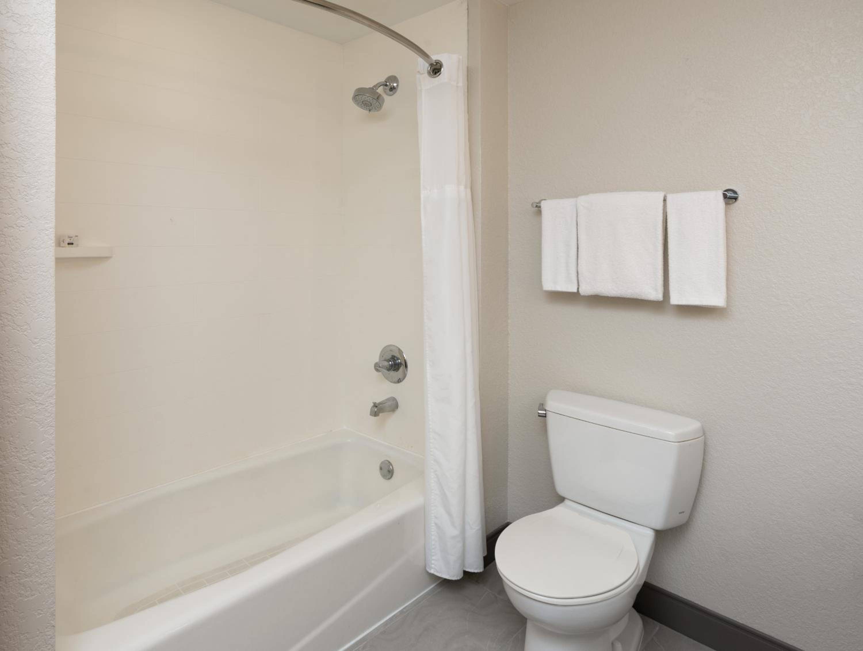 Holiday Inn Express Miami Airport Blue Lagoon Area by IHG