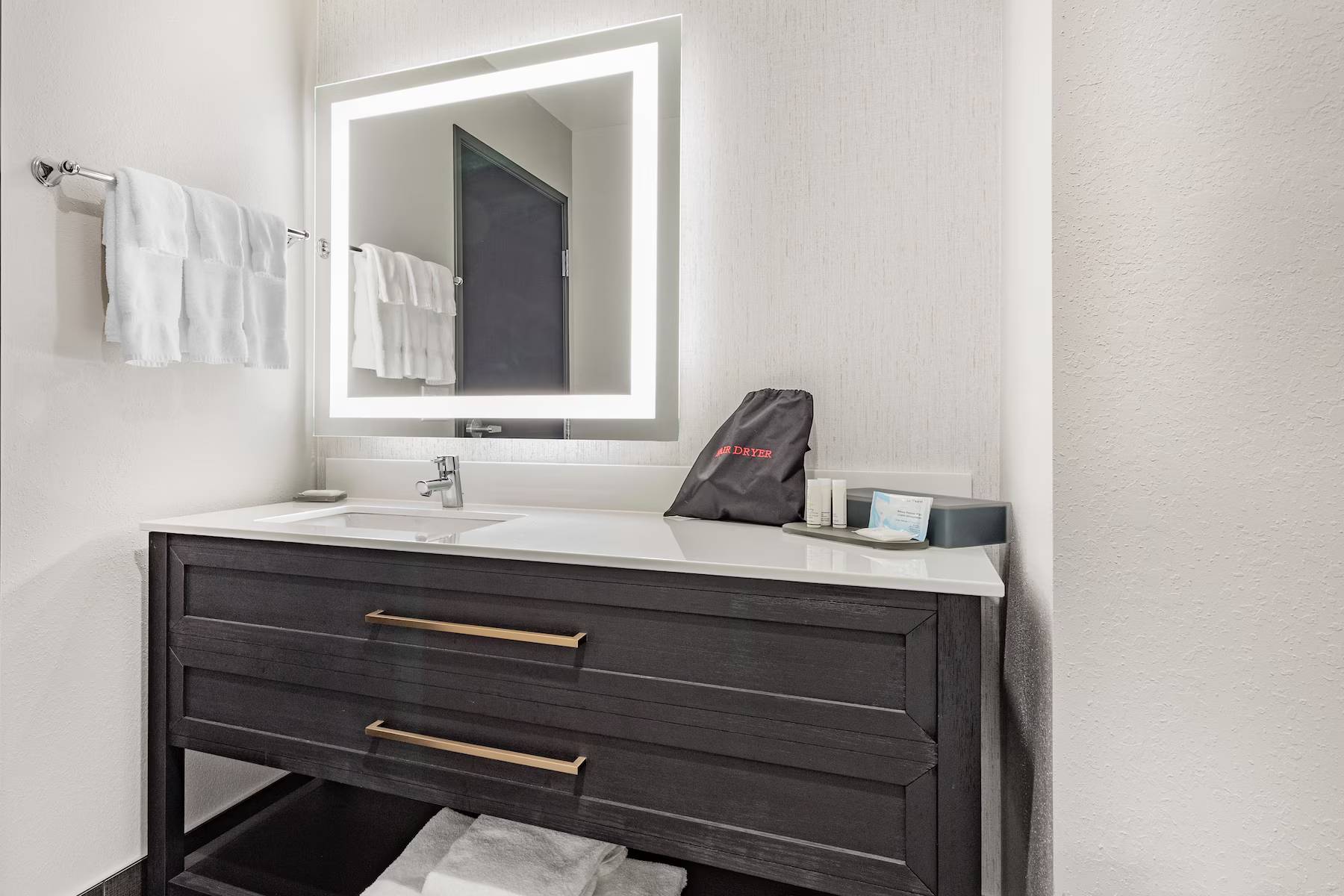 La Quinta Inn & Suites by Wyndham South Bend near Notre Dame