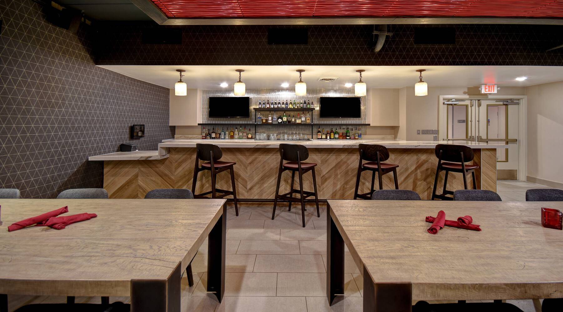 DoubleTree by Hilton St. Louis Airport