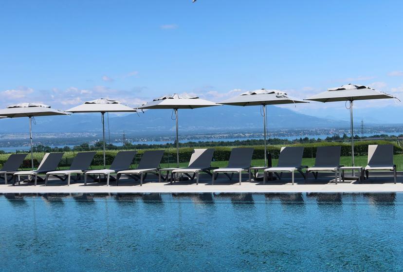 Everness Hotel & Resort