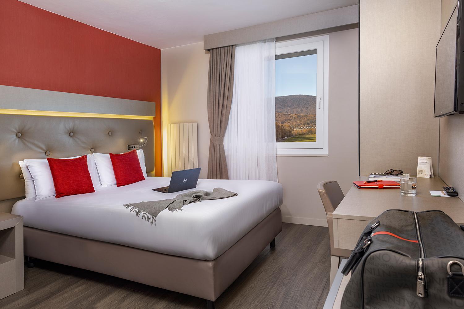 Everness Hotel & Resort