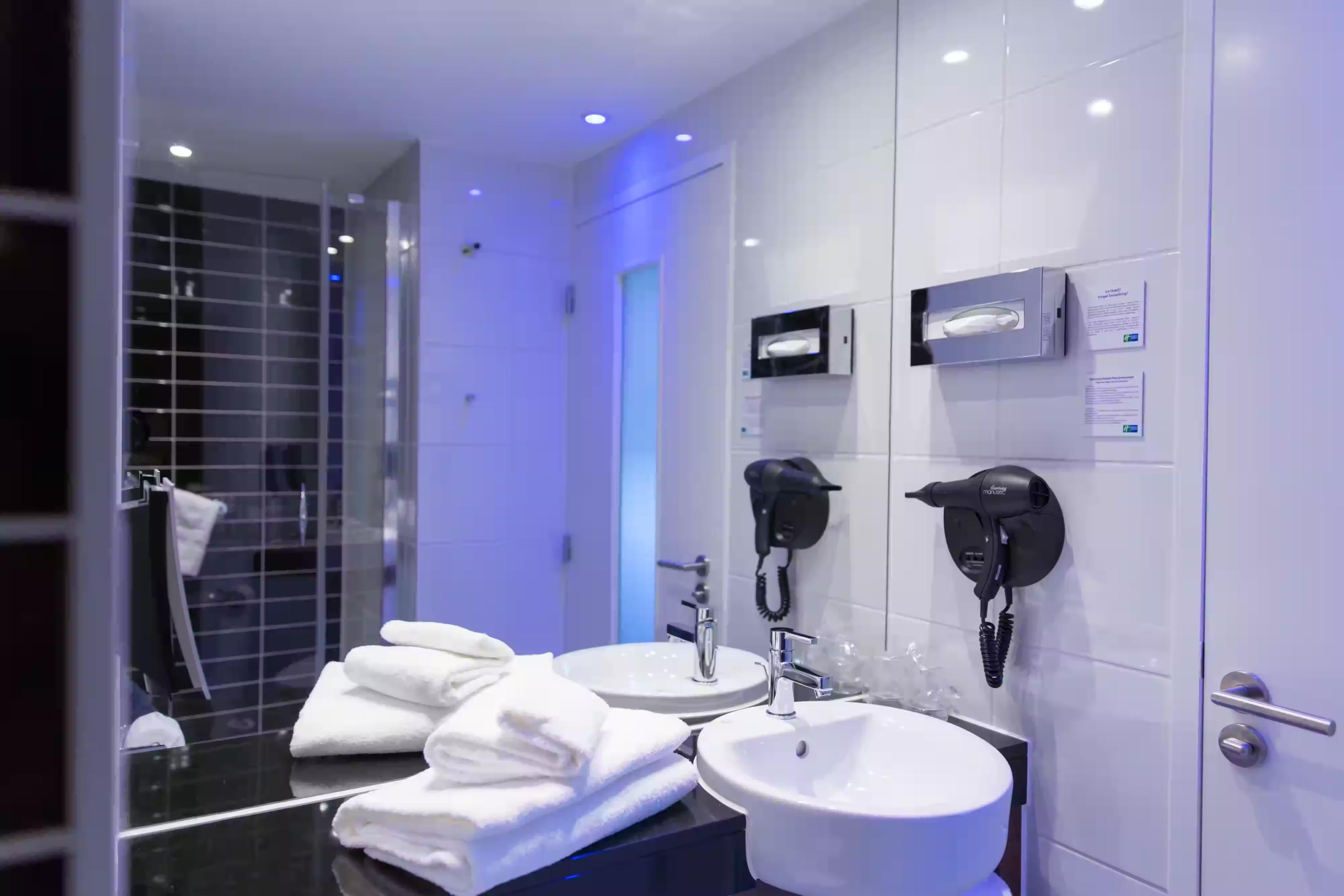 Holiday Inn Express Toulon - Est, an IHG Hotel