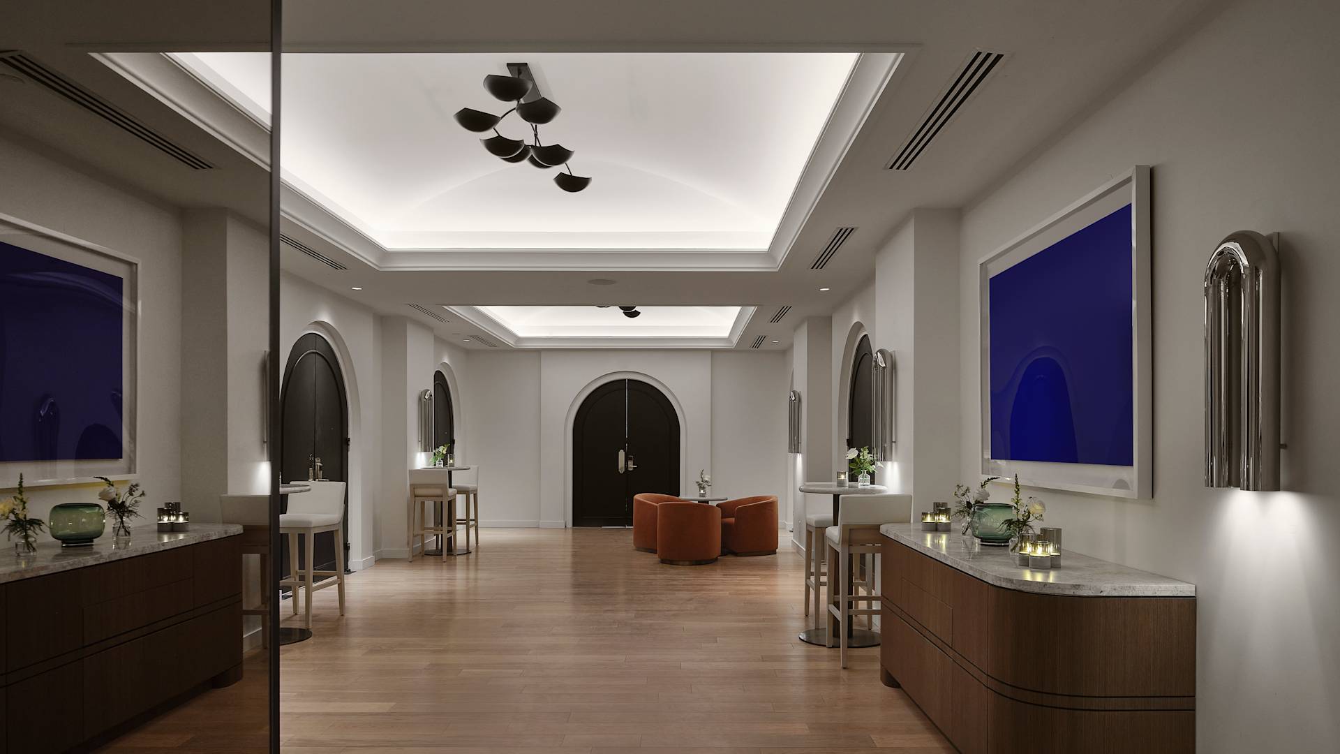 Vogue Hotel Montreal Downtown, Curio Collection by Hilton