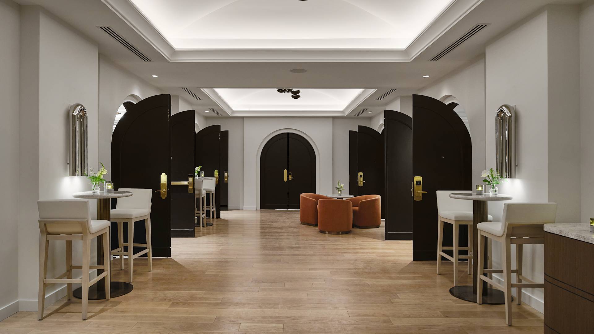 Vogue Hotel Montreal Downtown, Curio Collection by Hilton