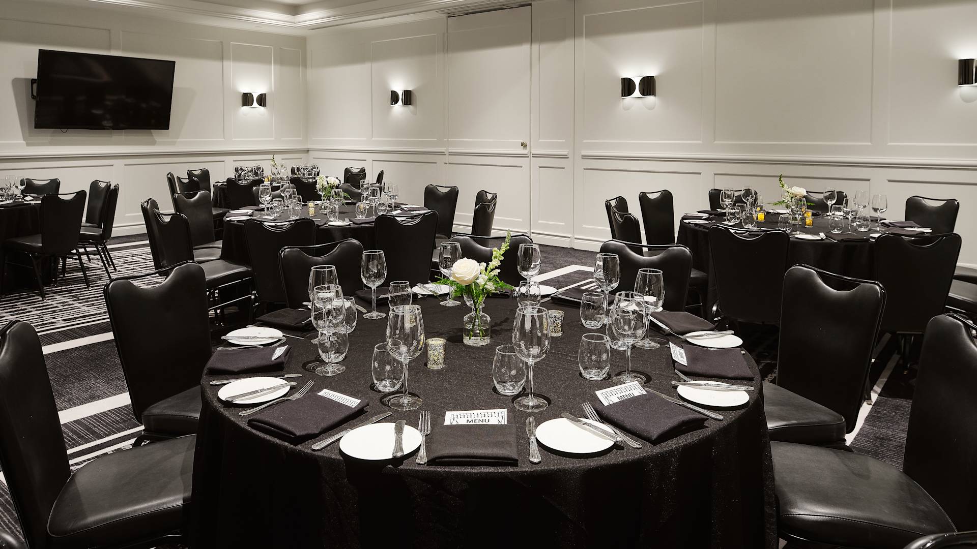 Vogue Hotel Montreal Downtown, Curio Collection by Hilton