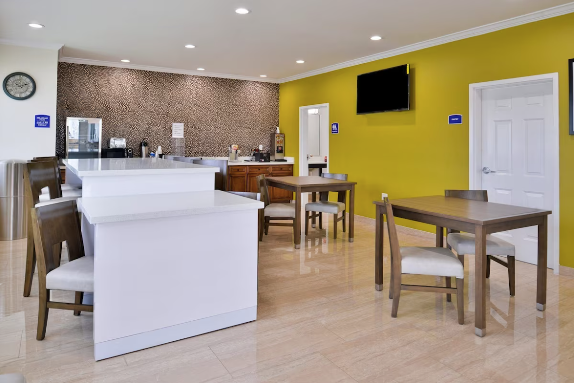 Americas Inn & Suites IAH North