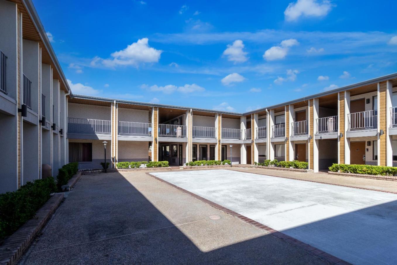 Signature Inn Houston Galleria