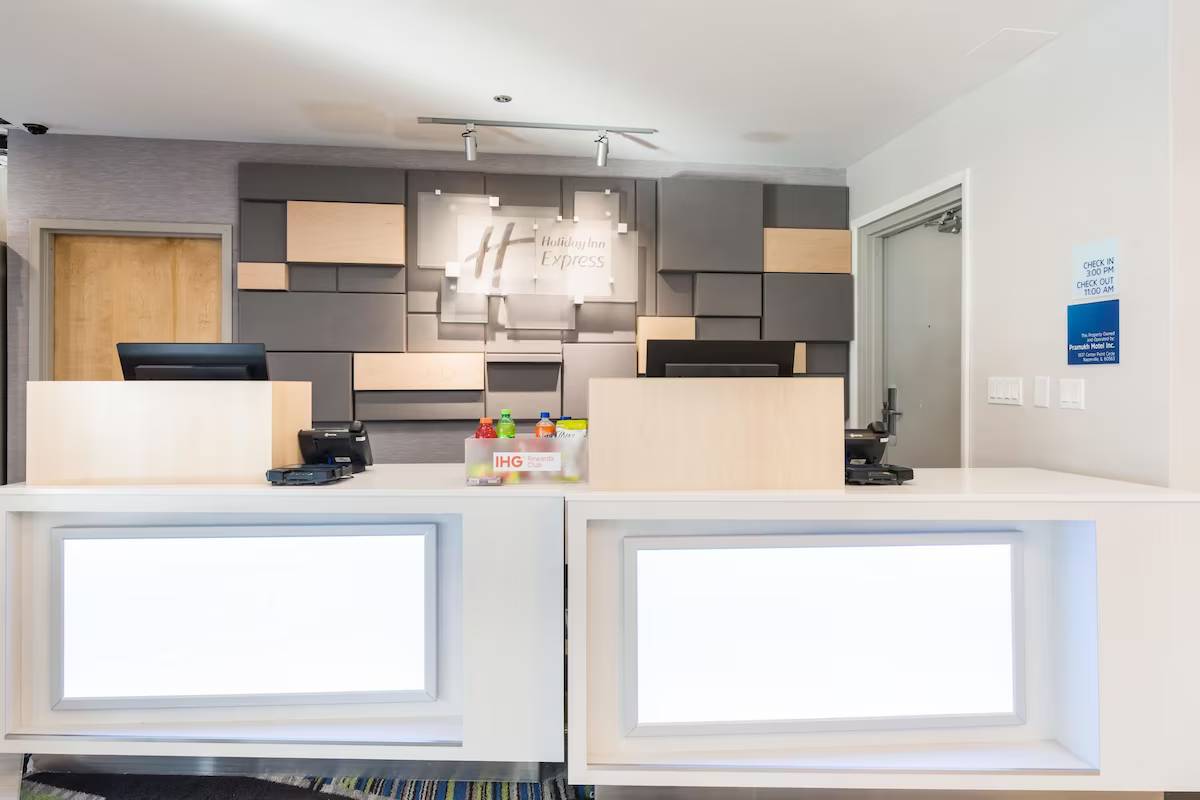 Holiday Inn Aurora North - Naperville, an IHG Hotel