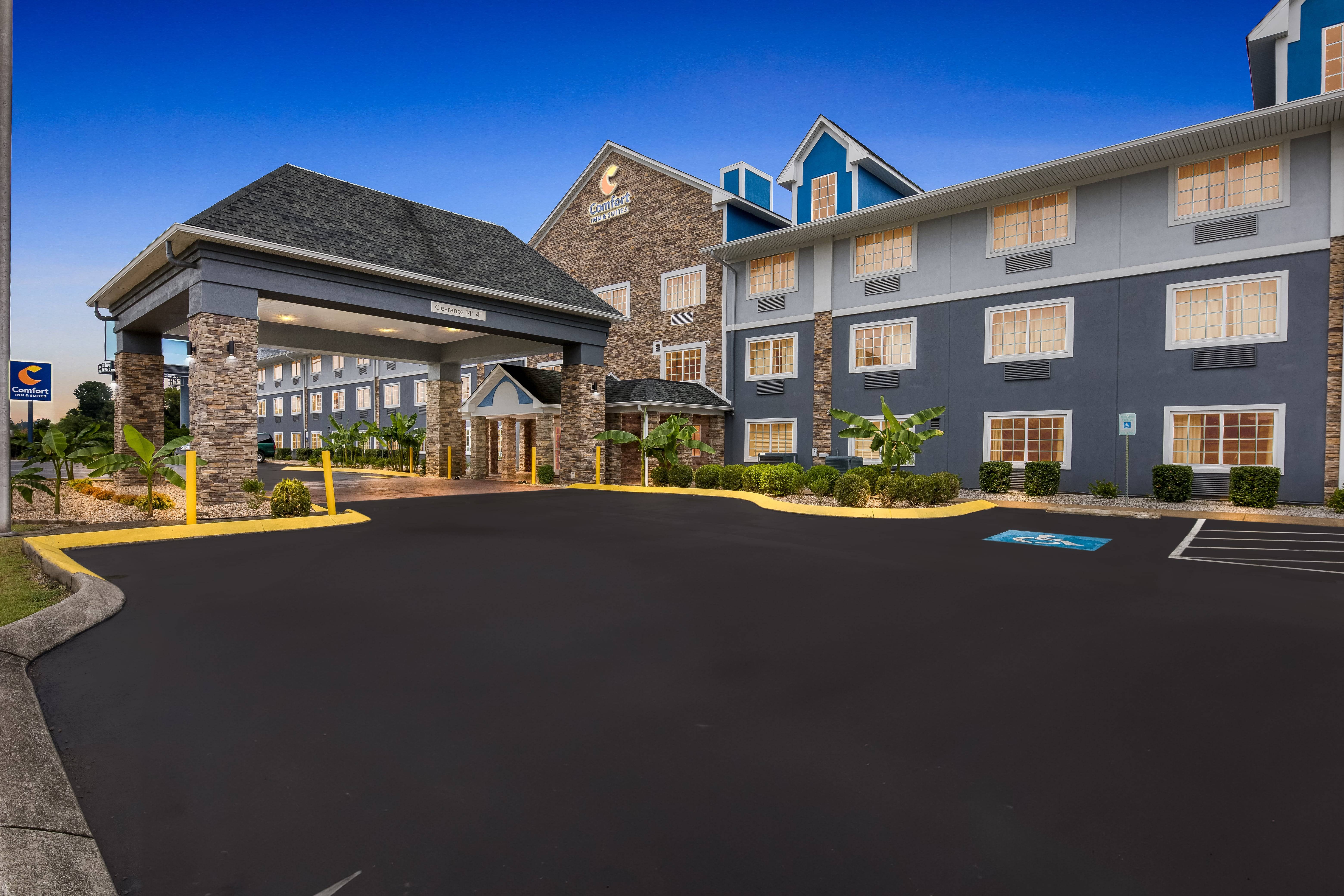 Comfort Inn & Suites Nashville Near Tanger Outlets