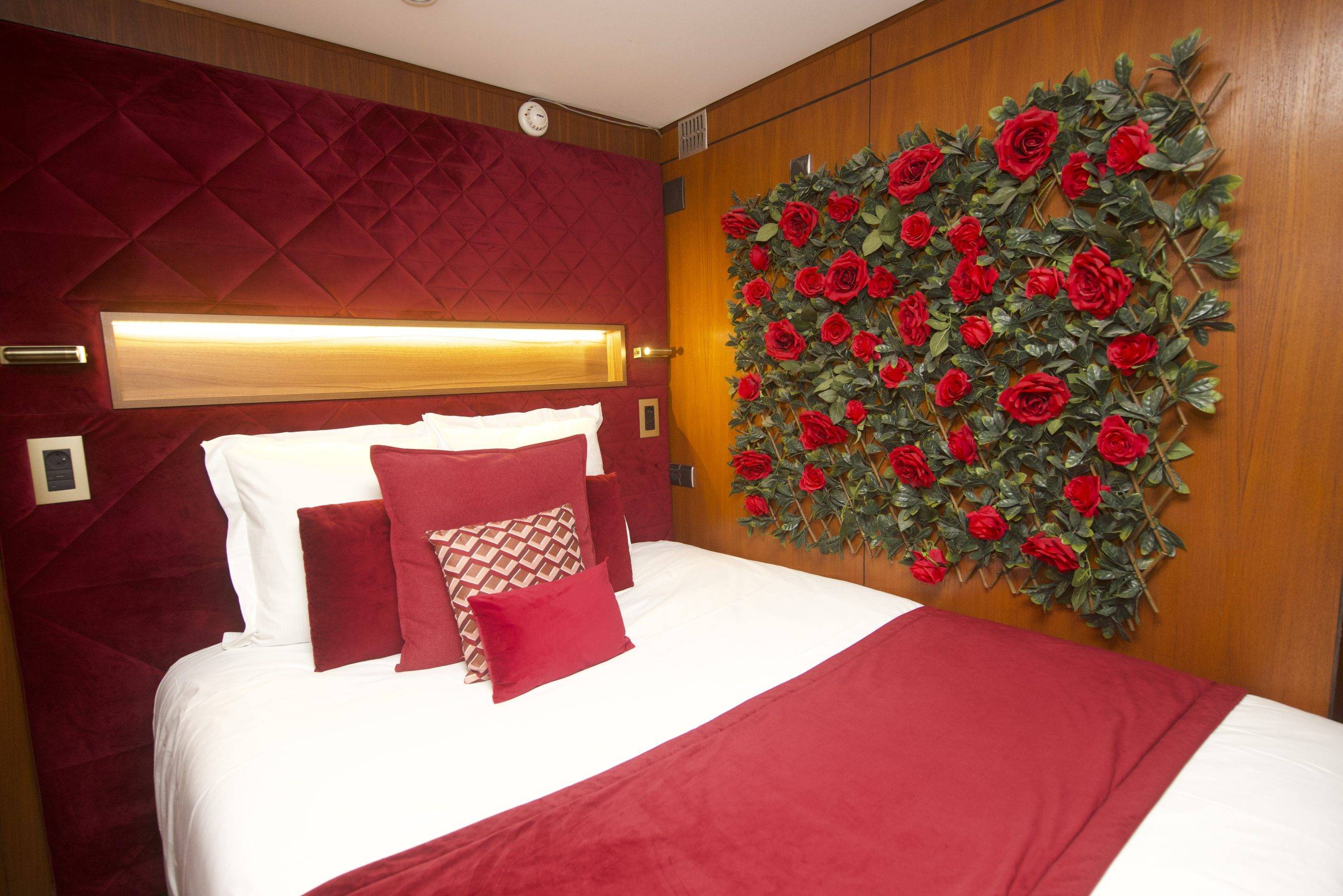 VIP Paris Yacht Hôtel