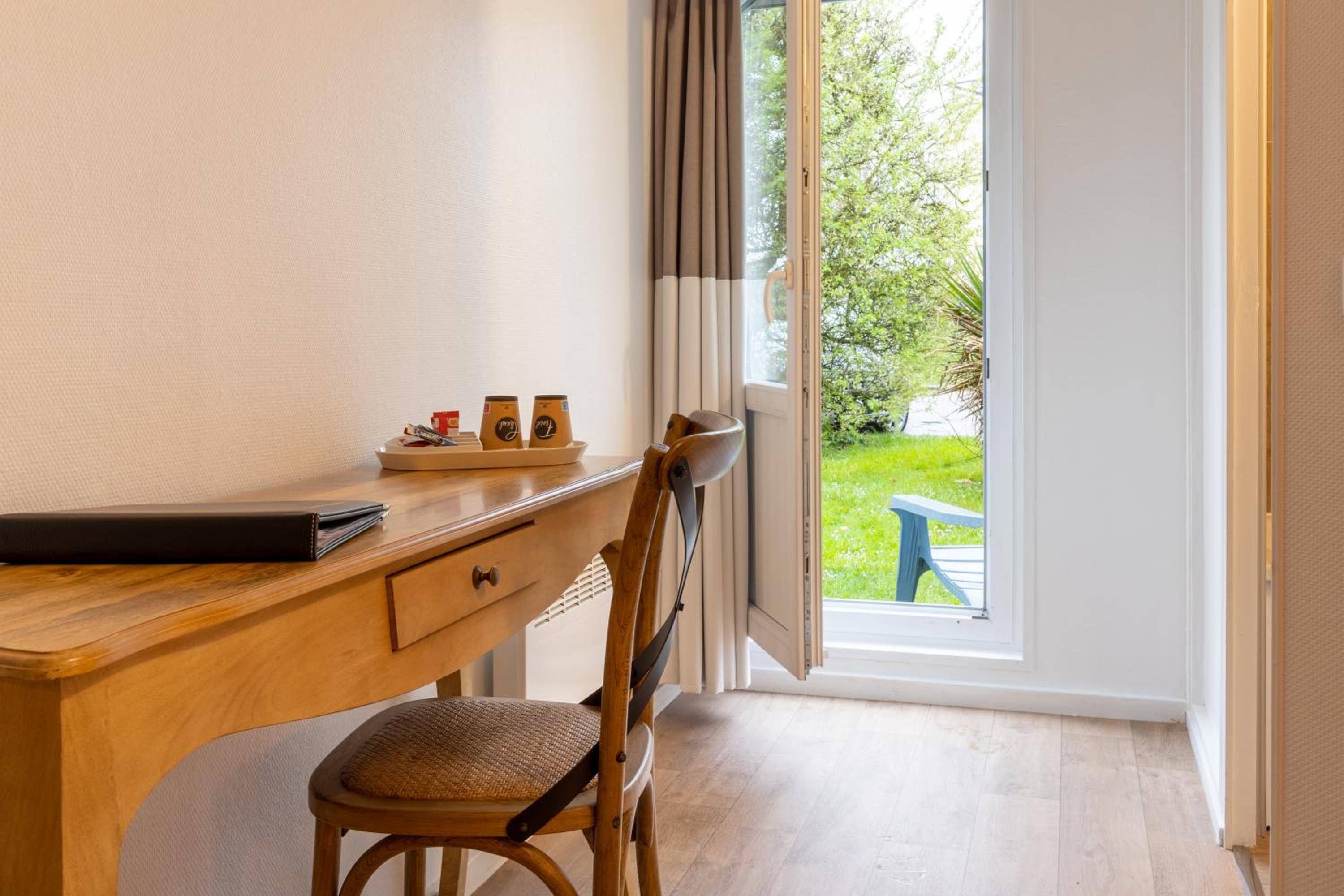 Sure Hotel by Best Western Plaisir