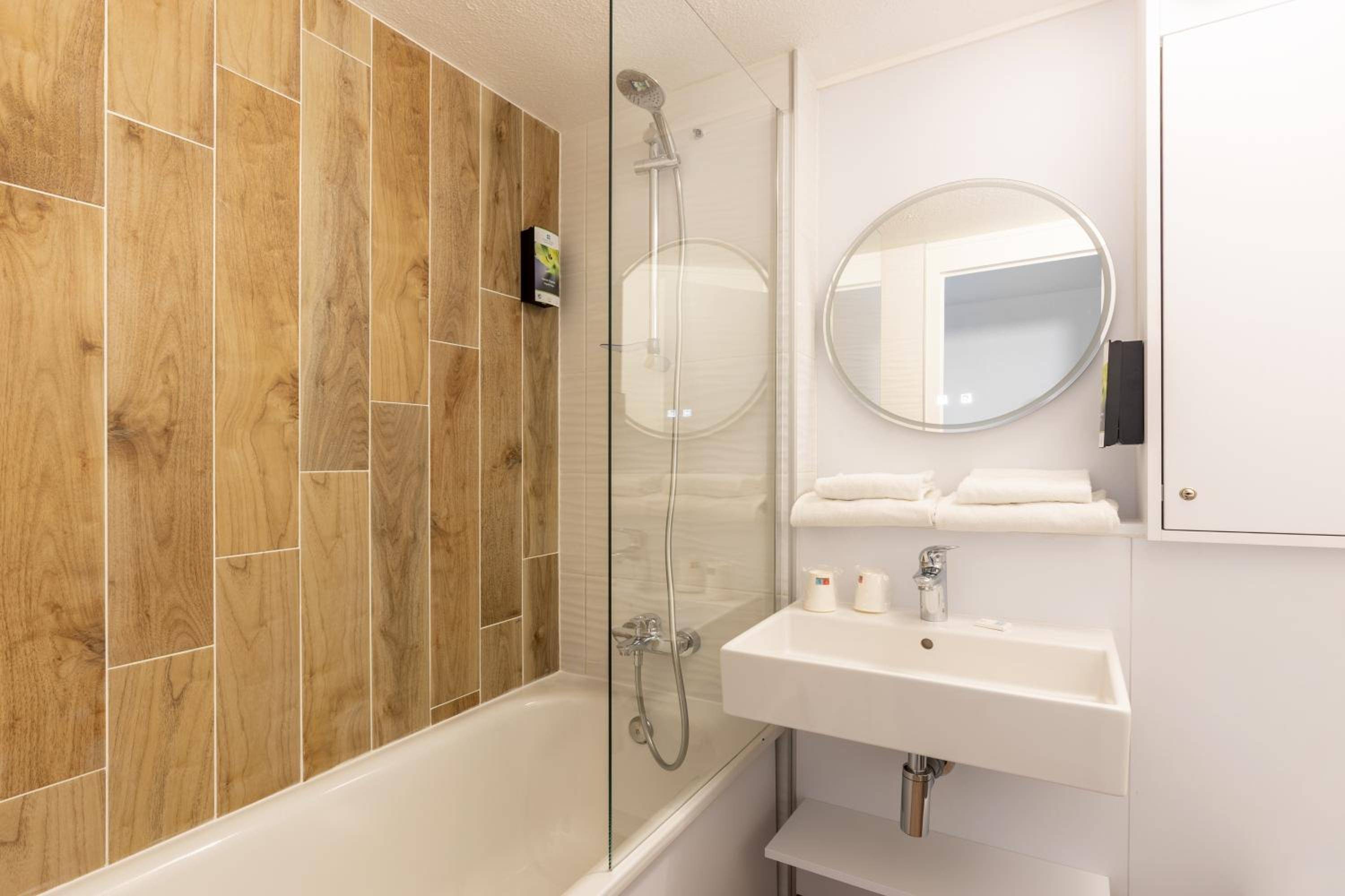 Sure Hotel by Best Western Plaisir