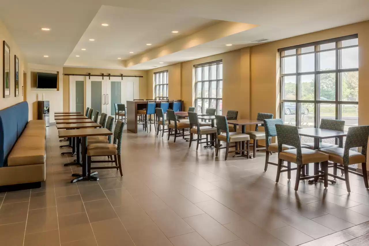 Comfort Inn & Suites