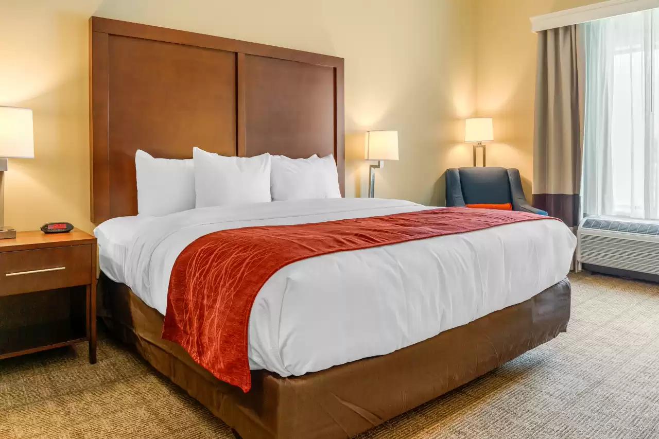 Comfort Inn & Suites