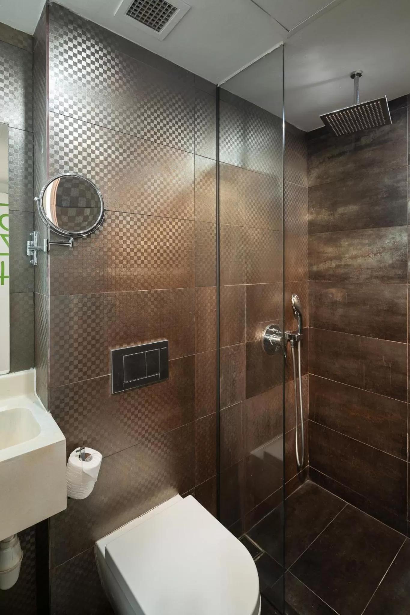 Lion Peak Dickson Hotel