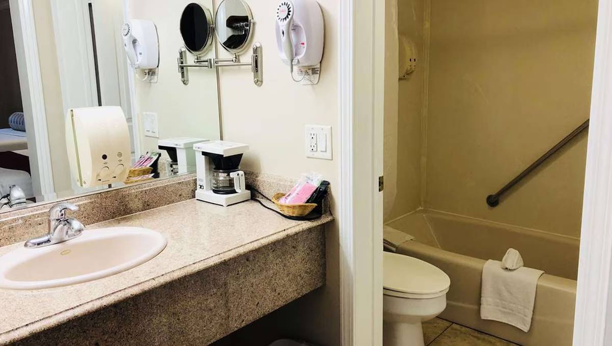 Dynasty Suites Hotel