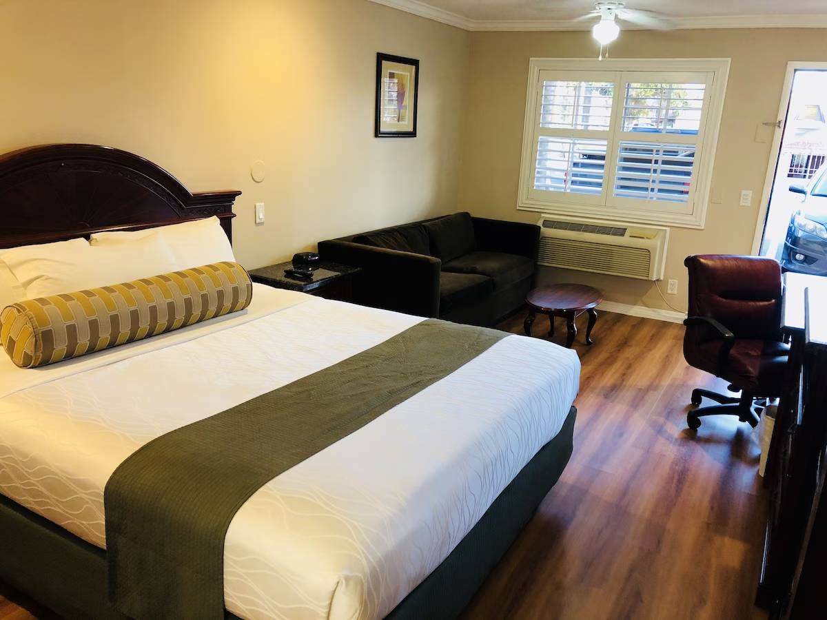 Dynasty Suites Hotel