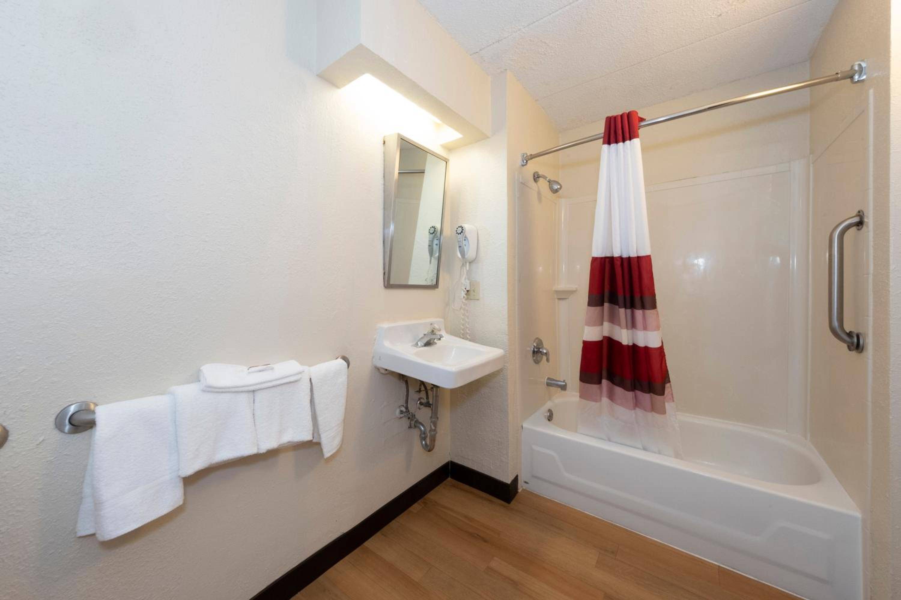 Red Roof Inn Tinton Falls-Jersey Shore