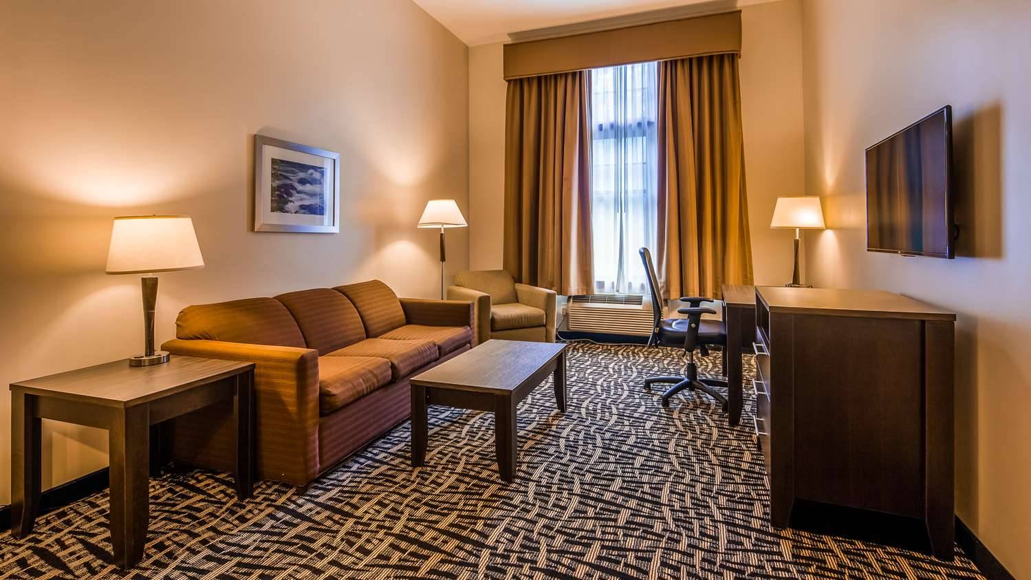 Best Western Plus The Inn & Suites At The Falls