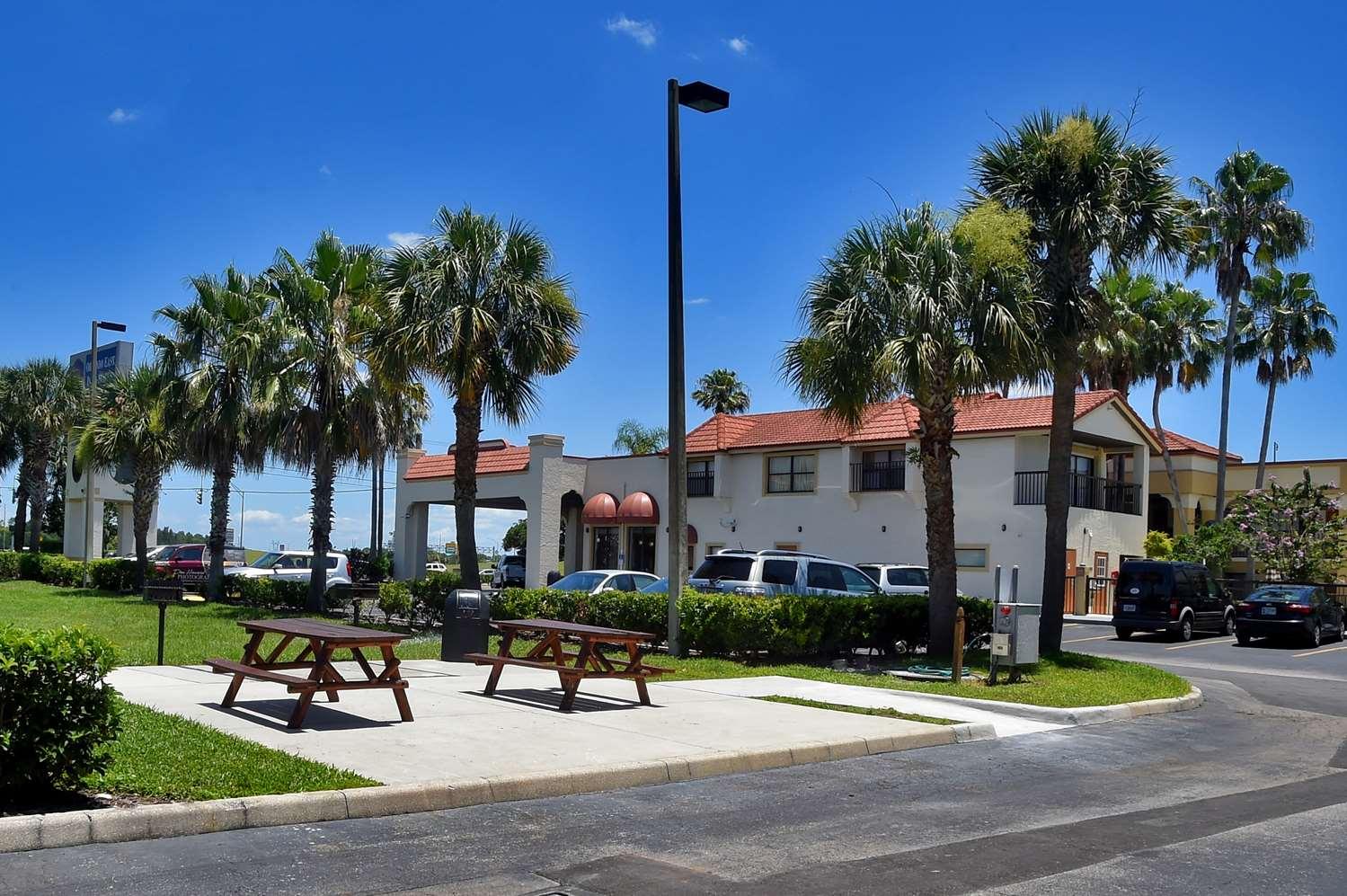 Best Western Orlando East Inn & Suites