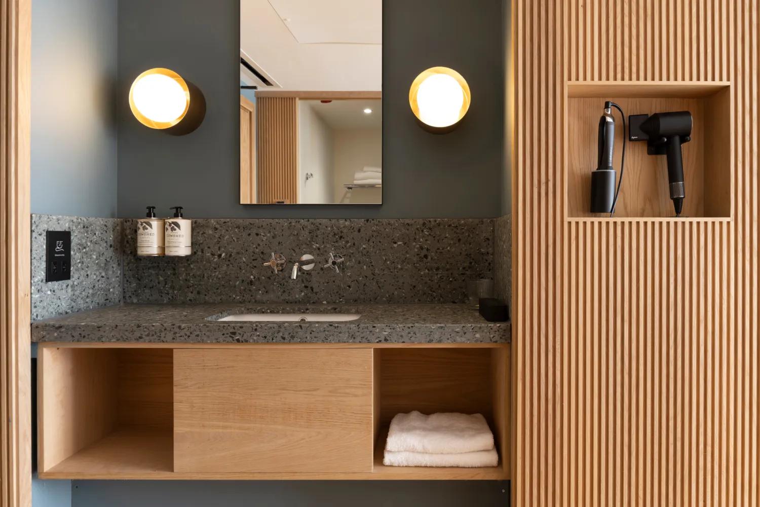 Mollie's Motel & Diner Bristol