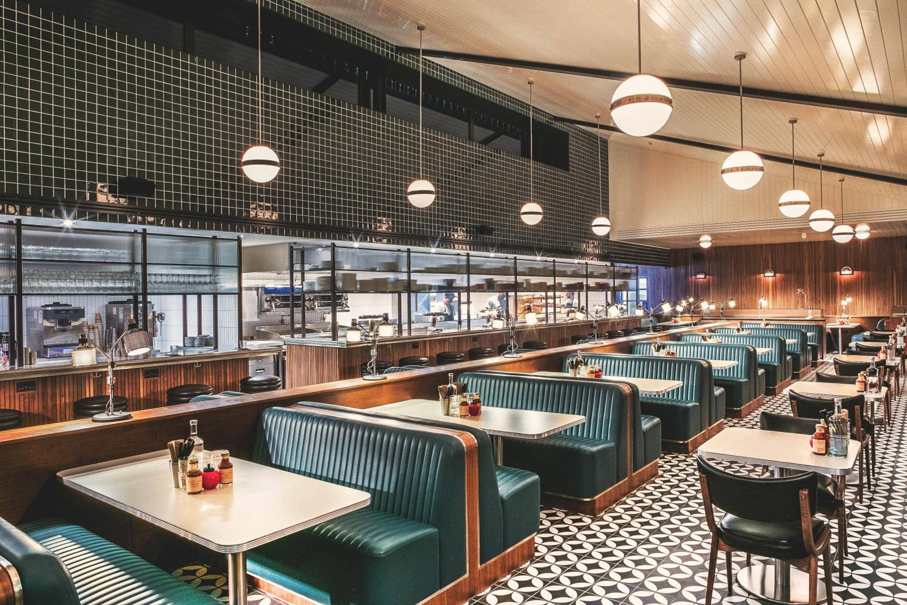 Mollie's Motel & Diner Bristol