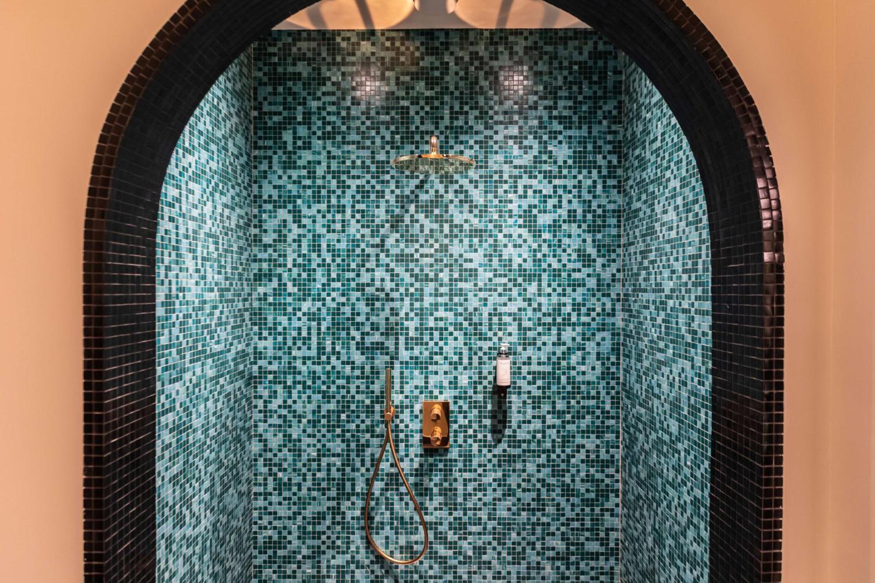 Best Western Plus Crystal, Hôtel, Bar & Spa