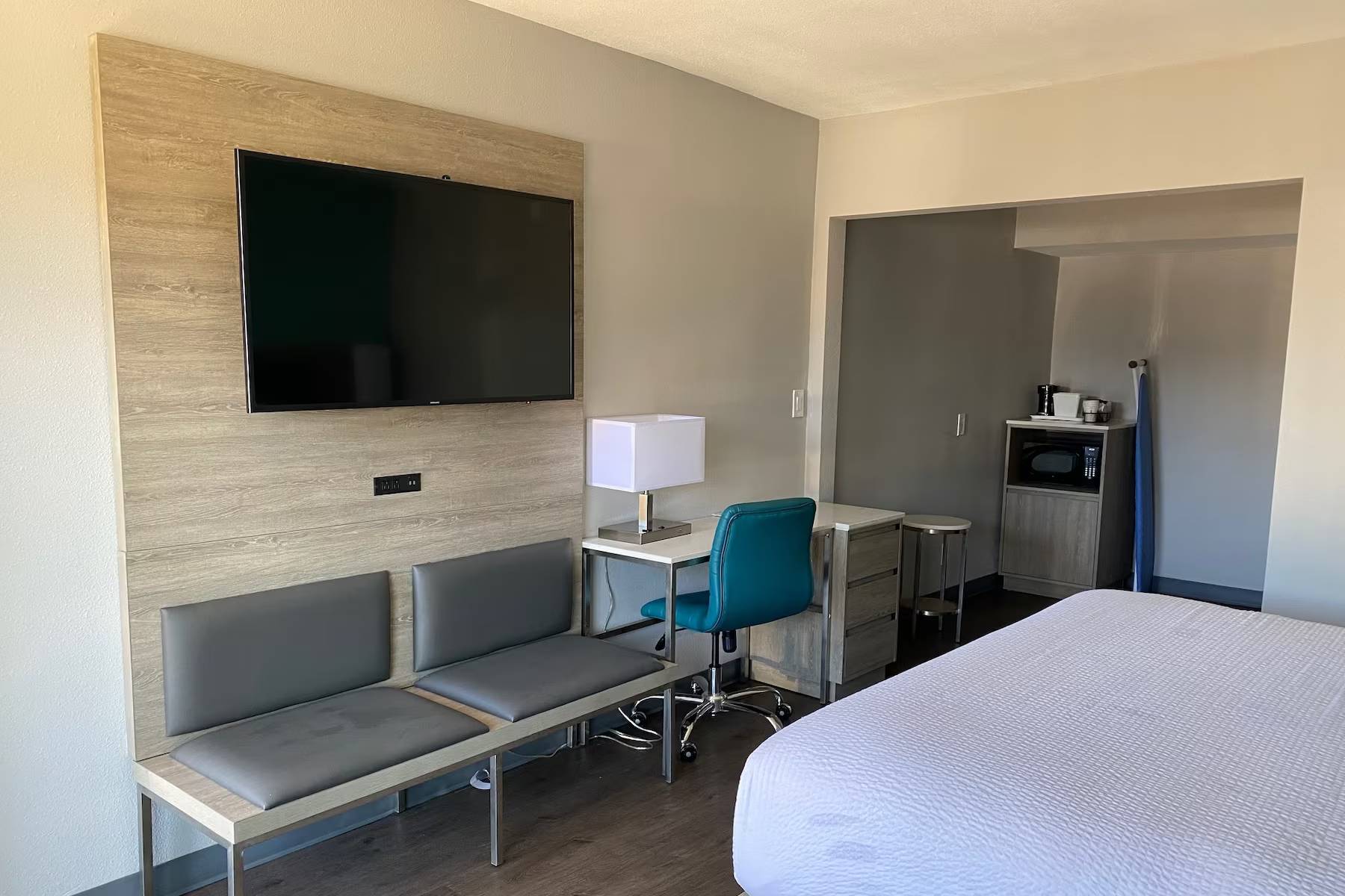 Travelodge by Wyndham LAX