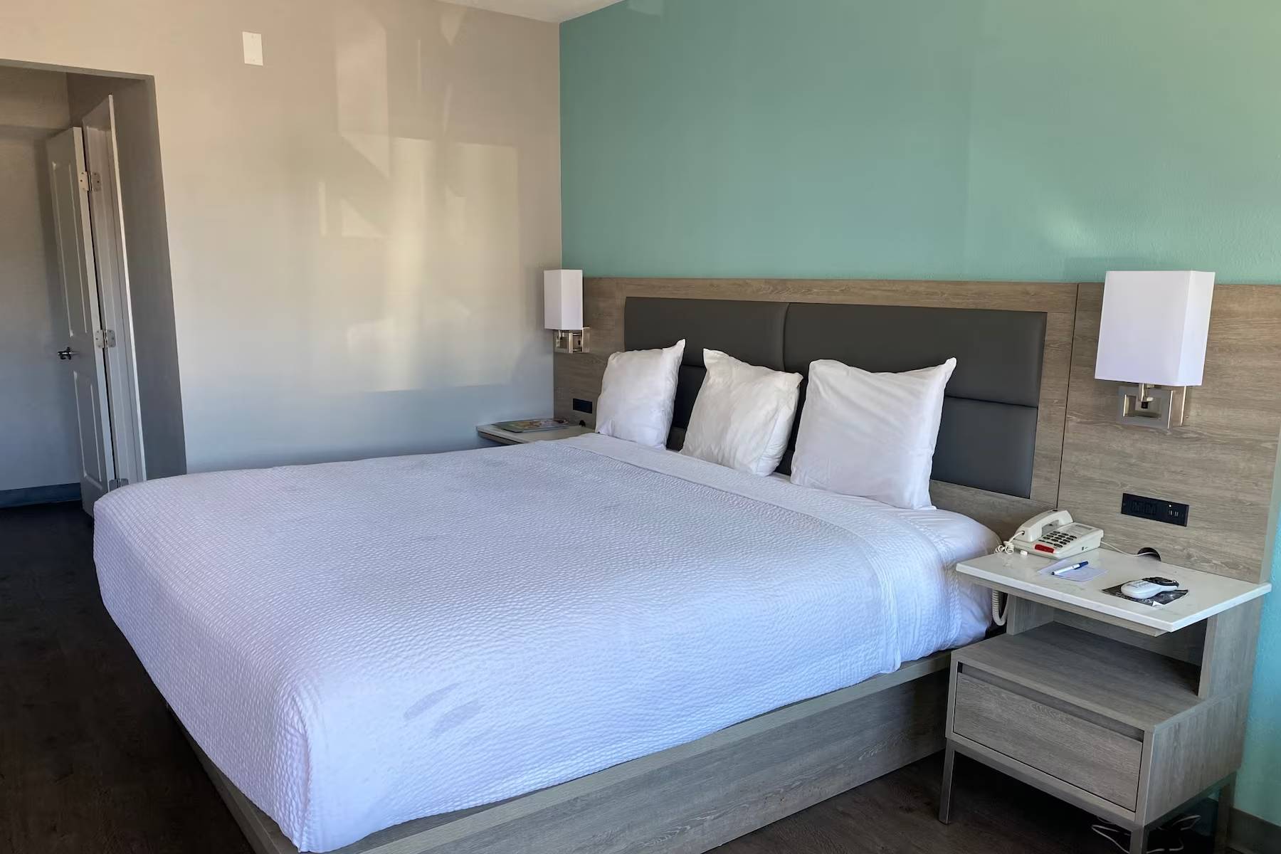 Travelodge by Wyndham LAX