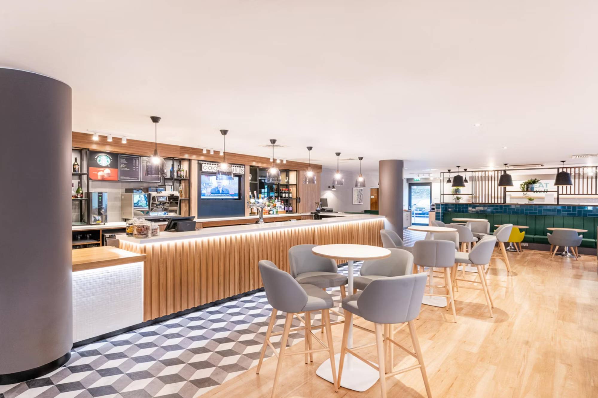 Holiday Inn London Luton Airport, an IHG Hotel