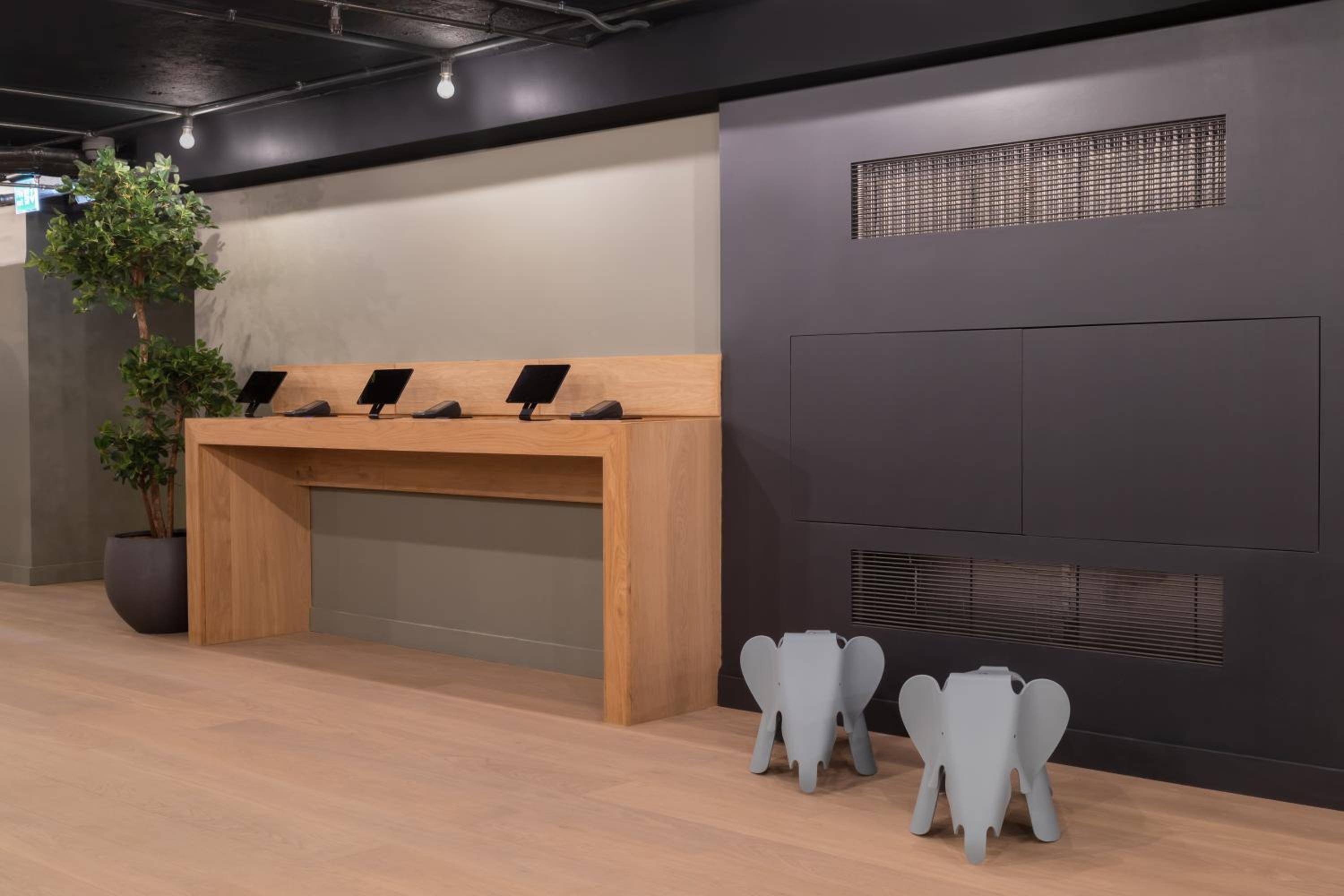 Zedwell Underground Tottenham Court Road