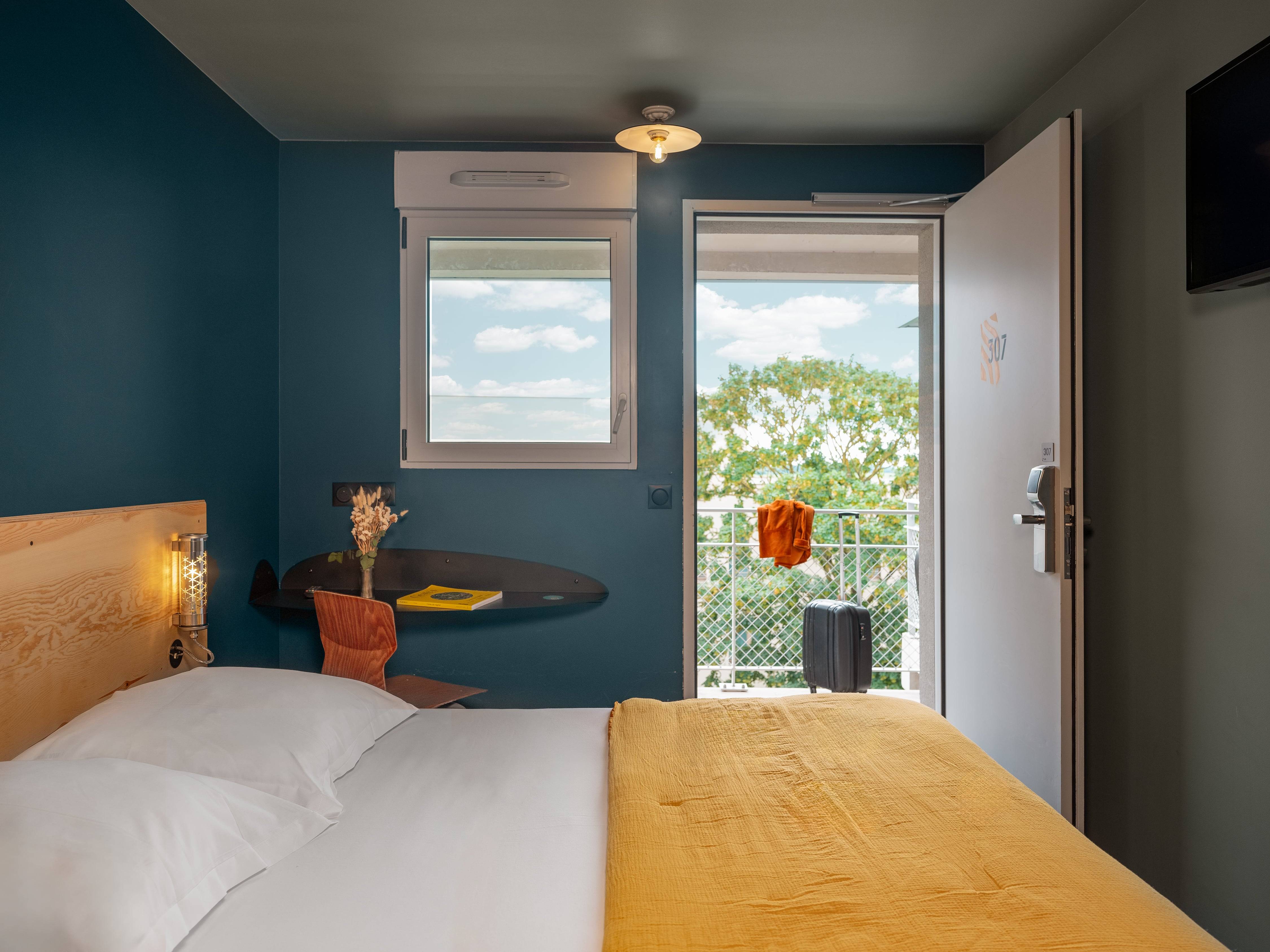 Eklo Paris Roissy CDG Airport