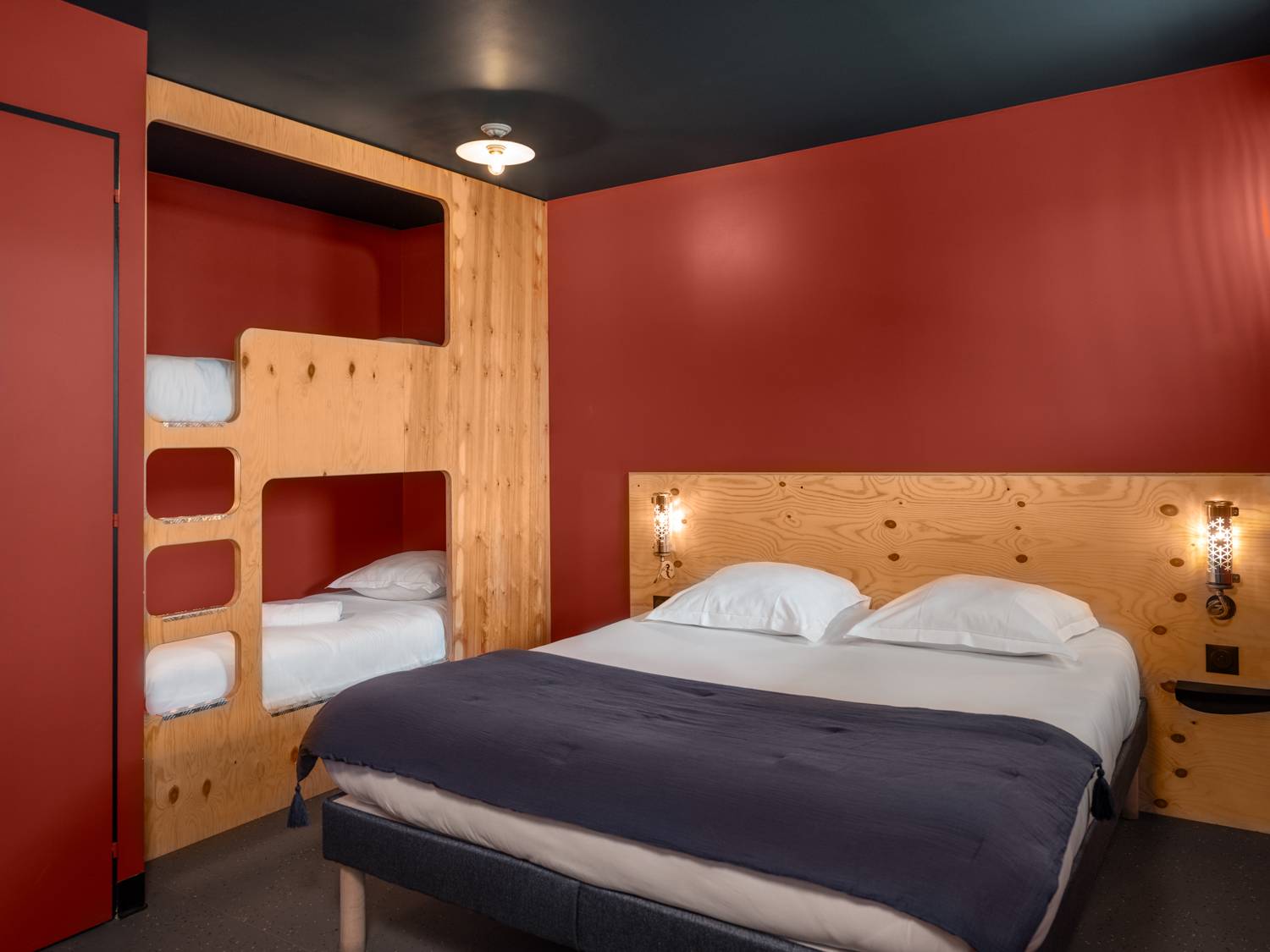 Eklo Paris Roissy CDG Airport