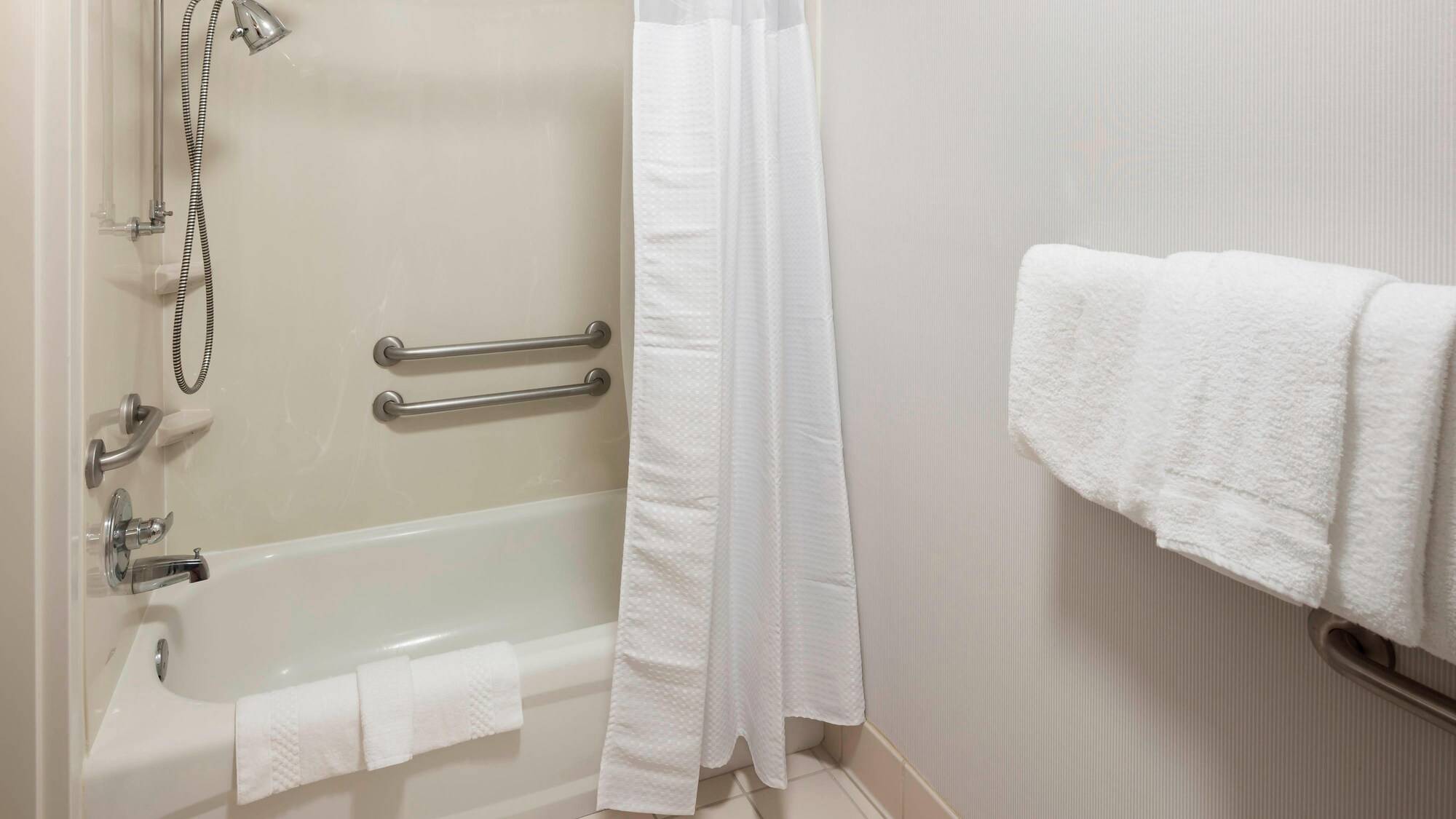 Courtyard by Marriott Wichita East