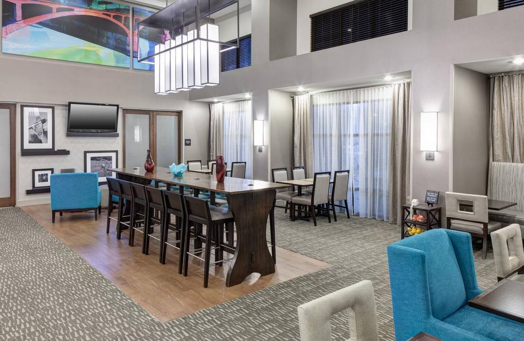 Hampton Inn & Suites Cedar Rapids - North