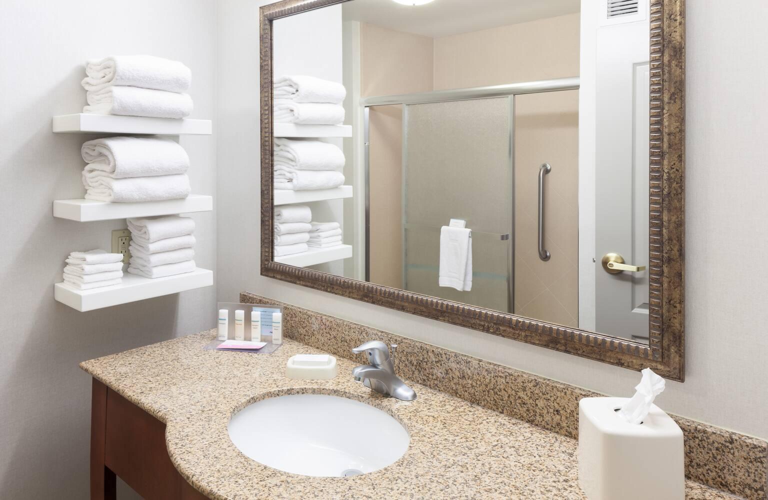 Hampton Inn & Suites Cedar Rapids - North