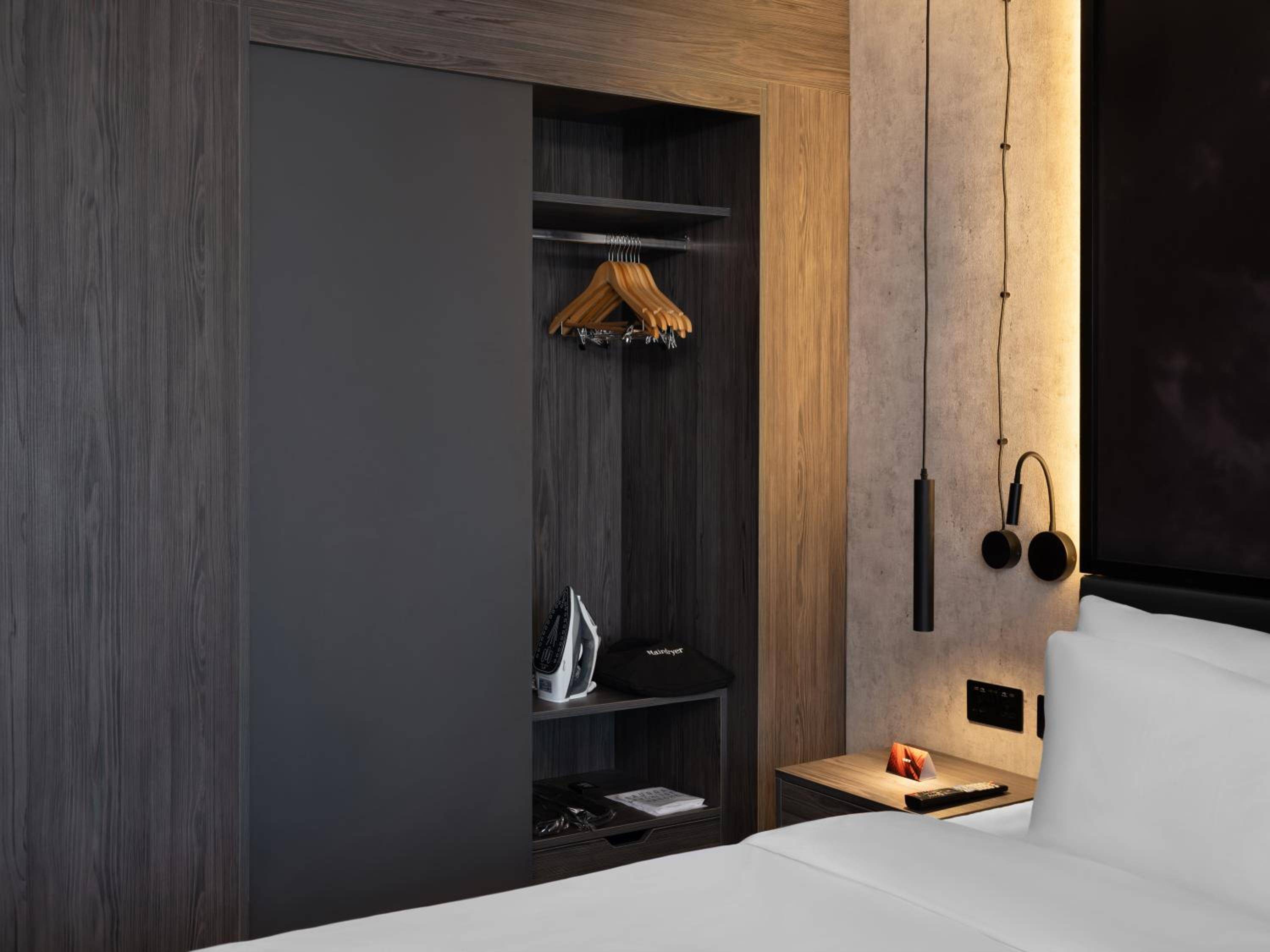 Radisson RED London Gatwick Airport