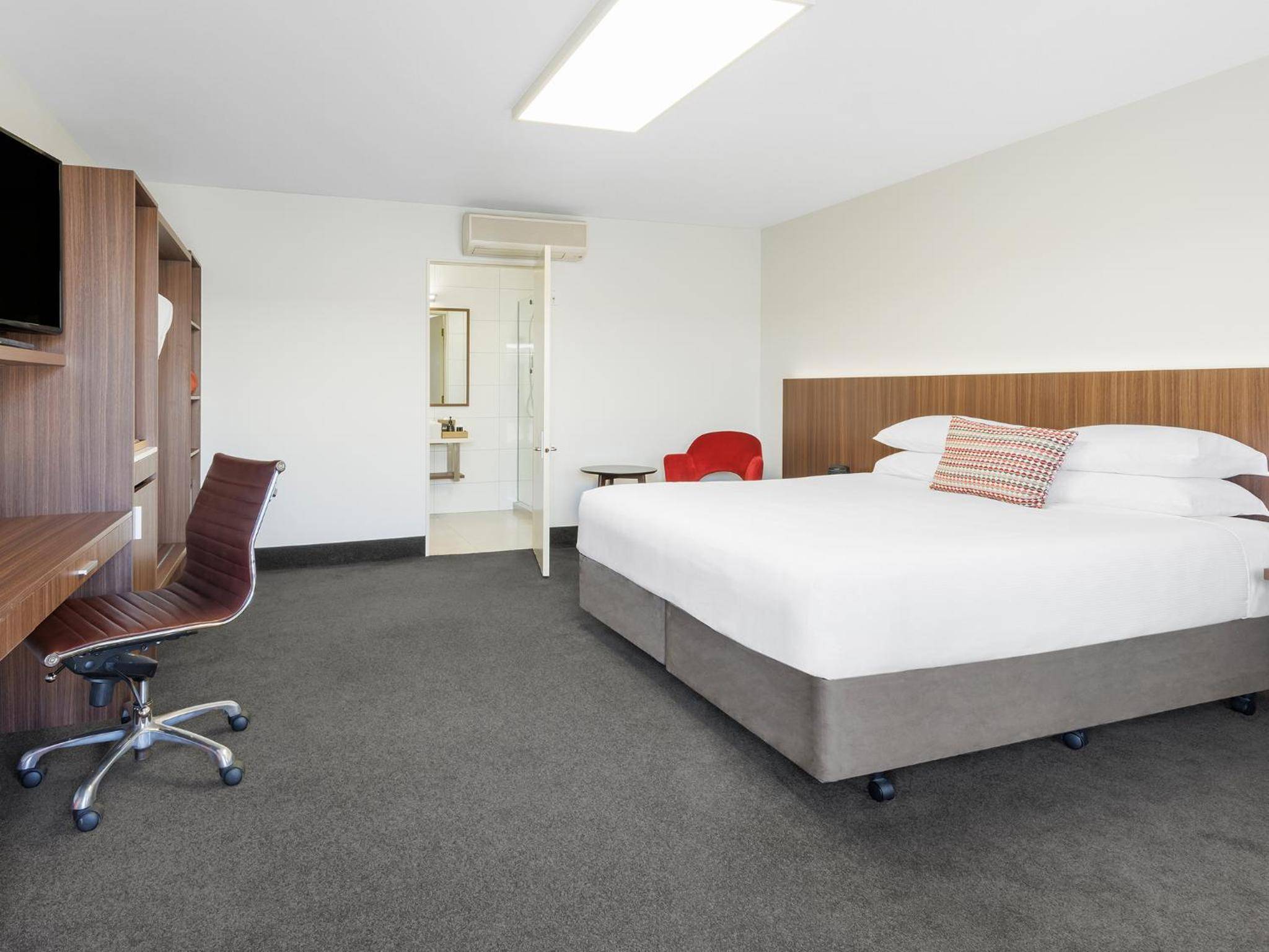 JetPark Hotel Hamilton Airport