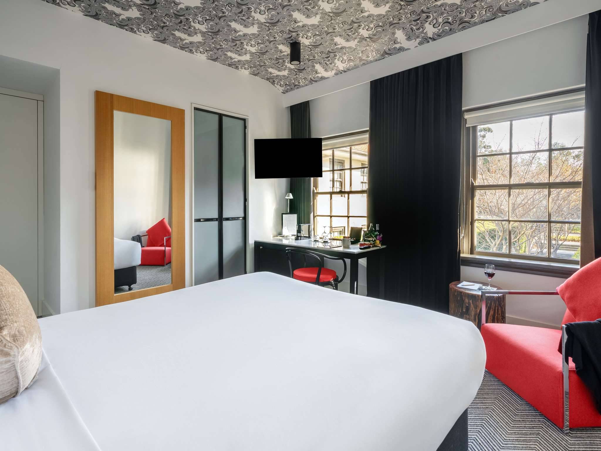 Peppers Gallery Hotel Canberra