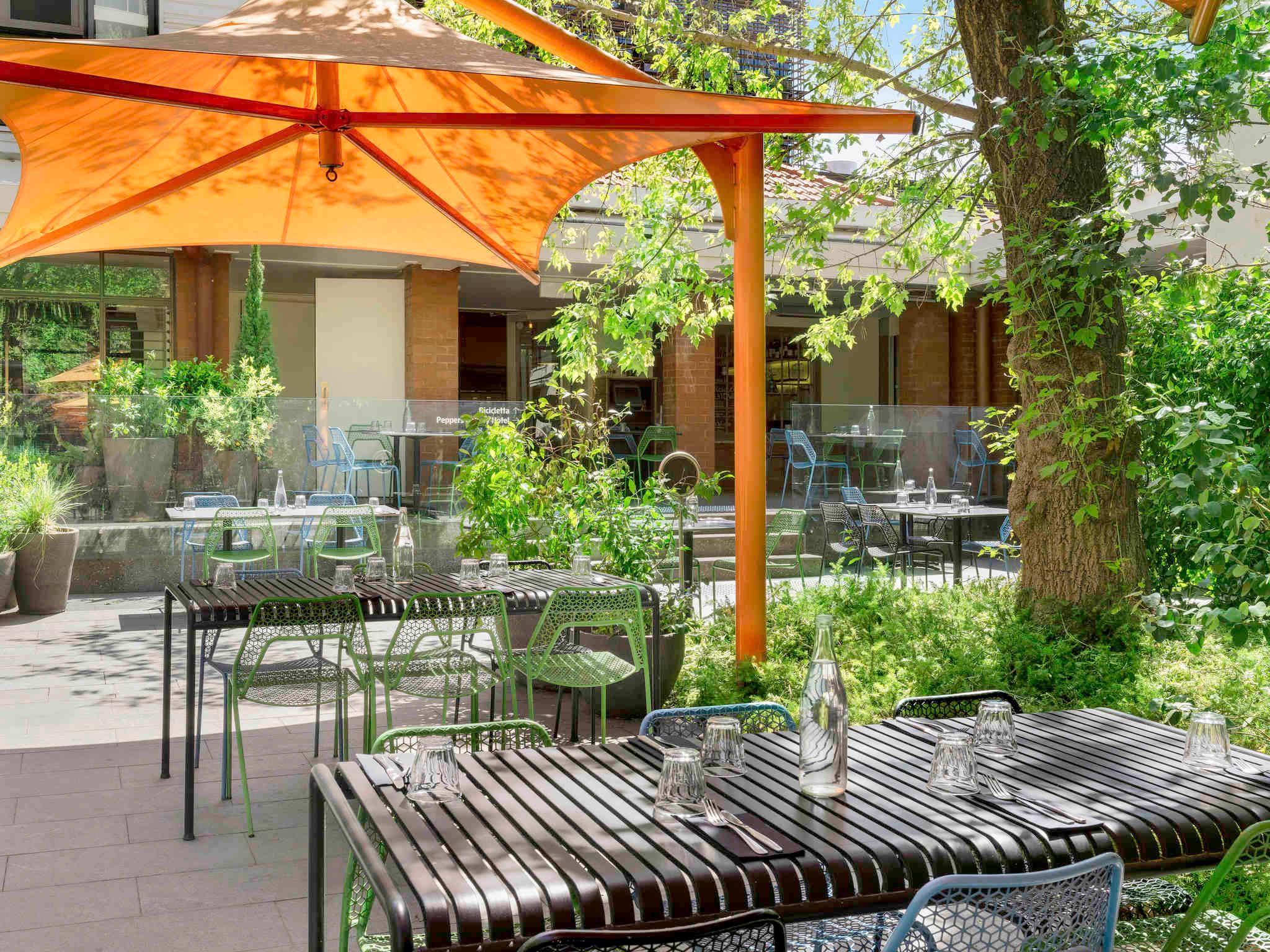 Peppers Gallery Hotel Canberra