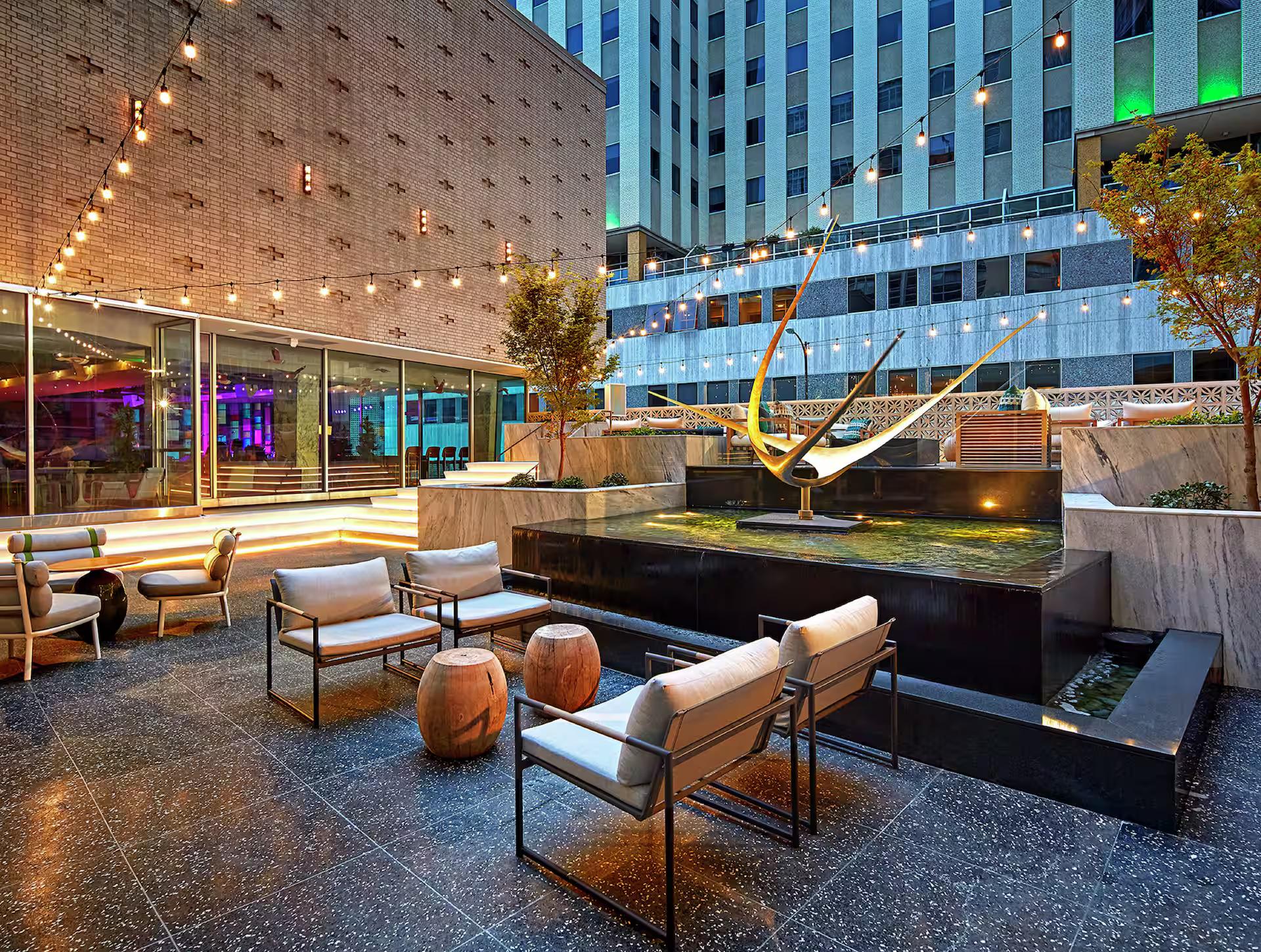 The Statler Dallas, Curio Collection By Hilton