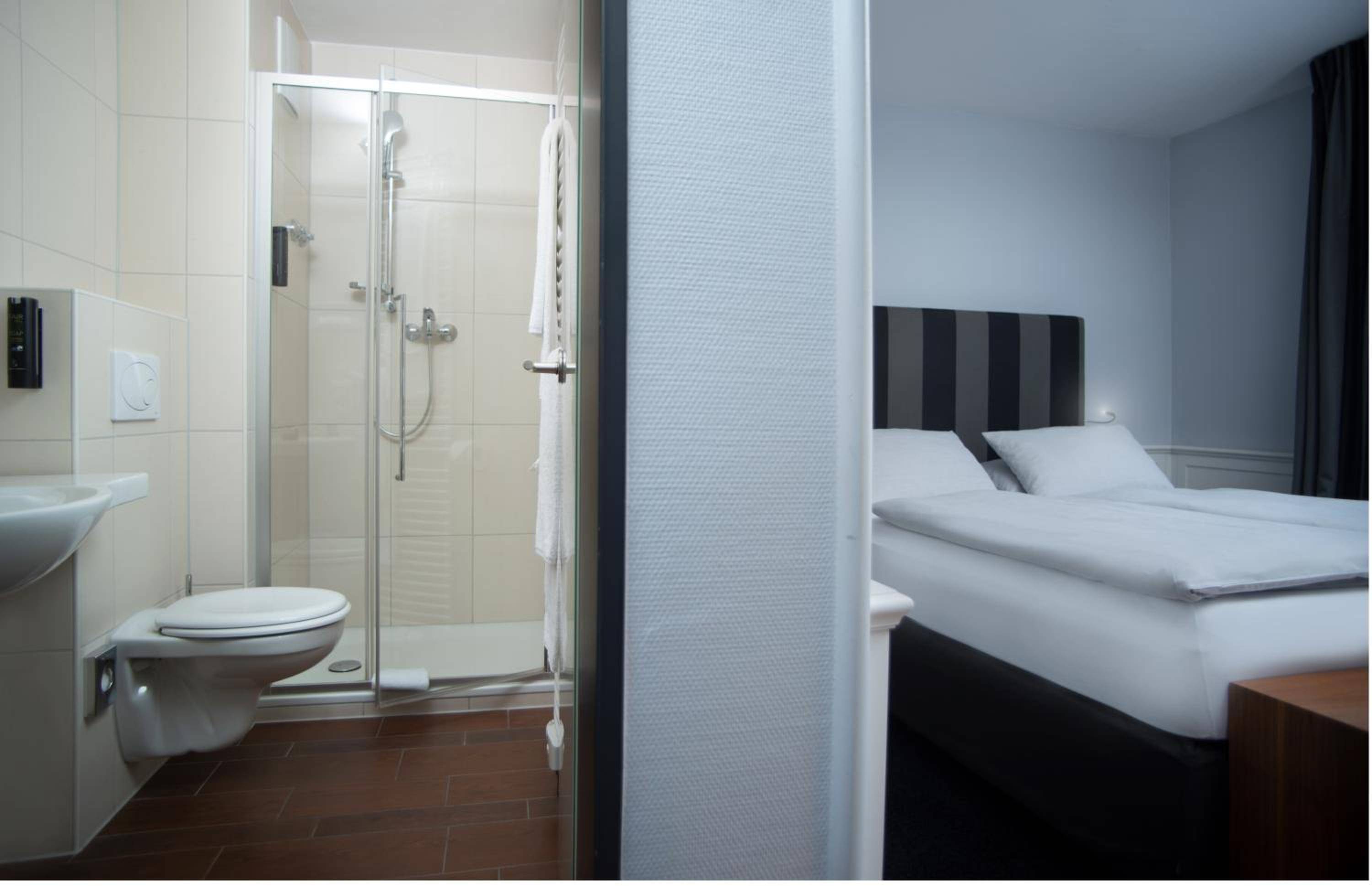 &REPEAT Köln Airport