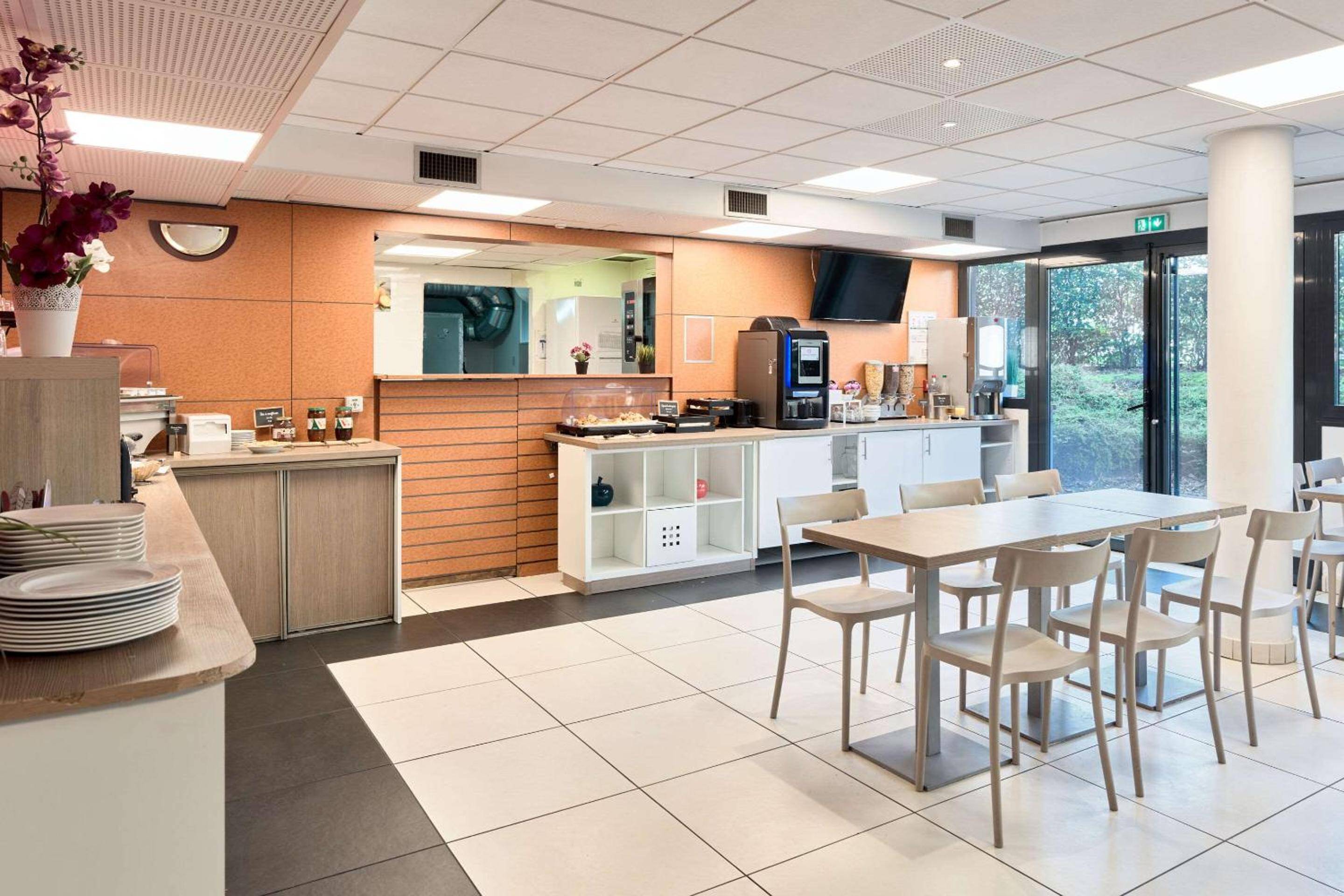 Comfort Aparthotel Versailles Saint-Cyr-l'Ecole