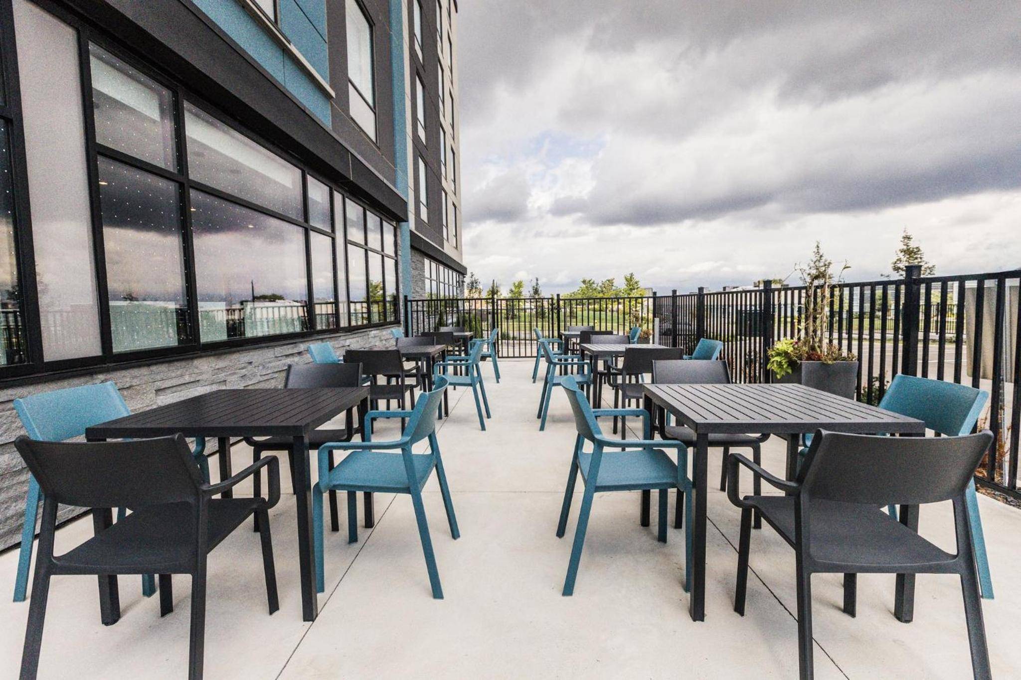 Holiday Inn Express & Suites - Toronto Airport South, an IHG Hotel