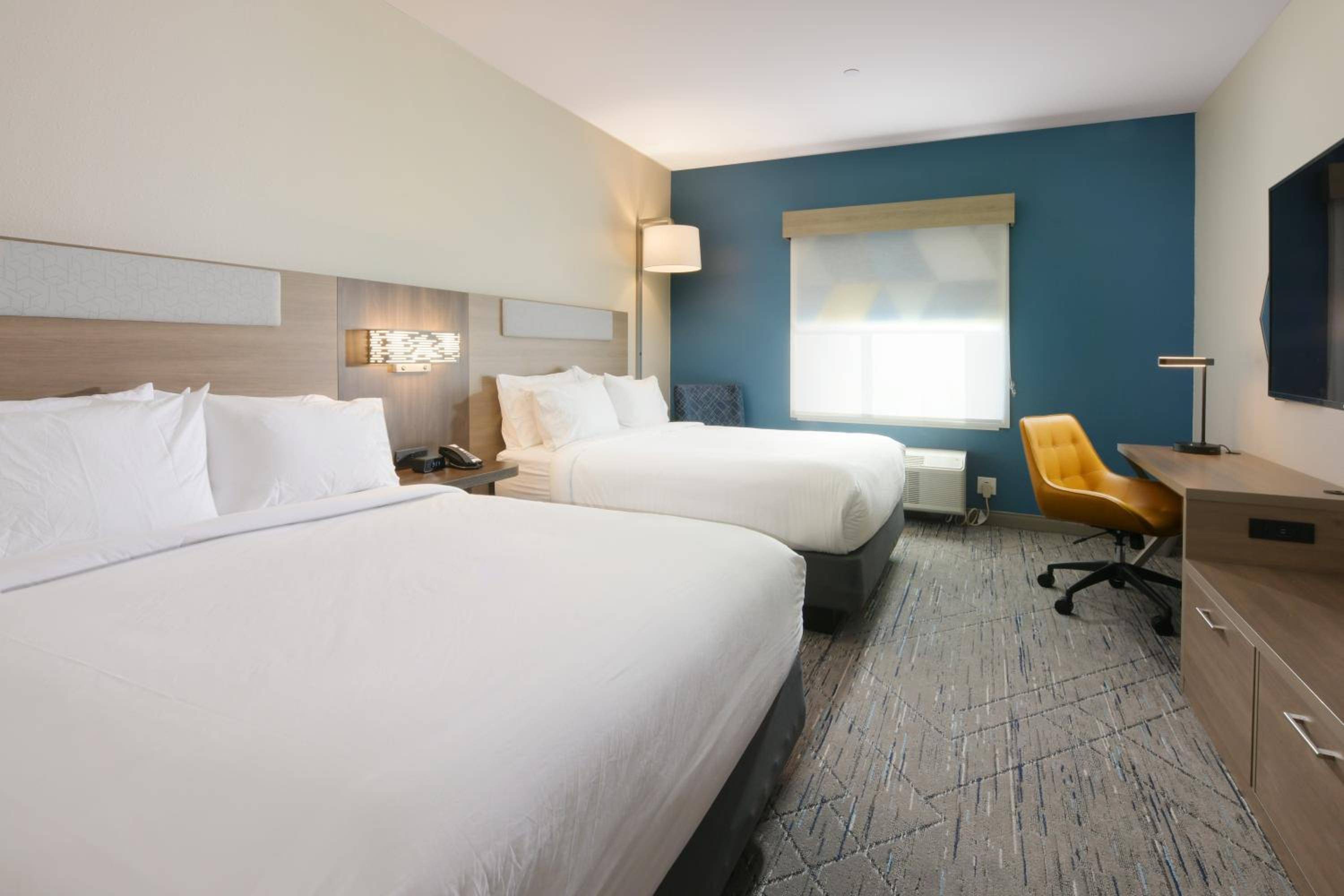 Holiday Inn Express & Suites - Williamstown - Glassboro, an IHG Hotel