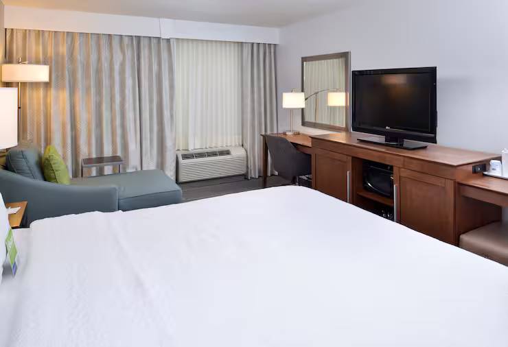 Hampton Inn & Suites by Hilton Calgary University NW