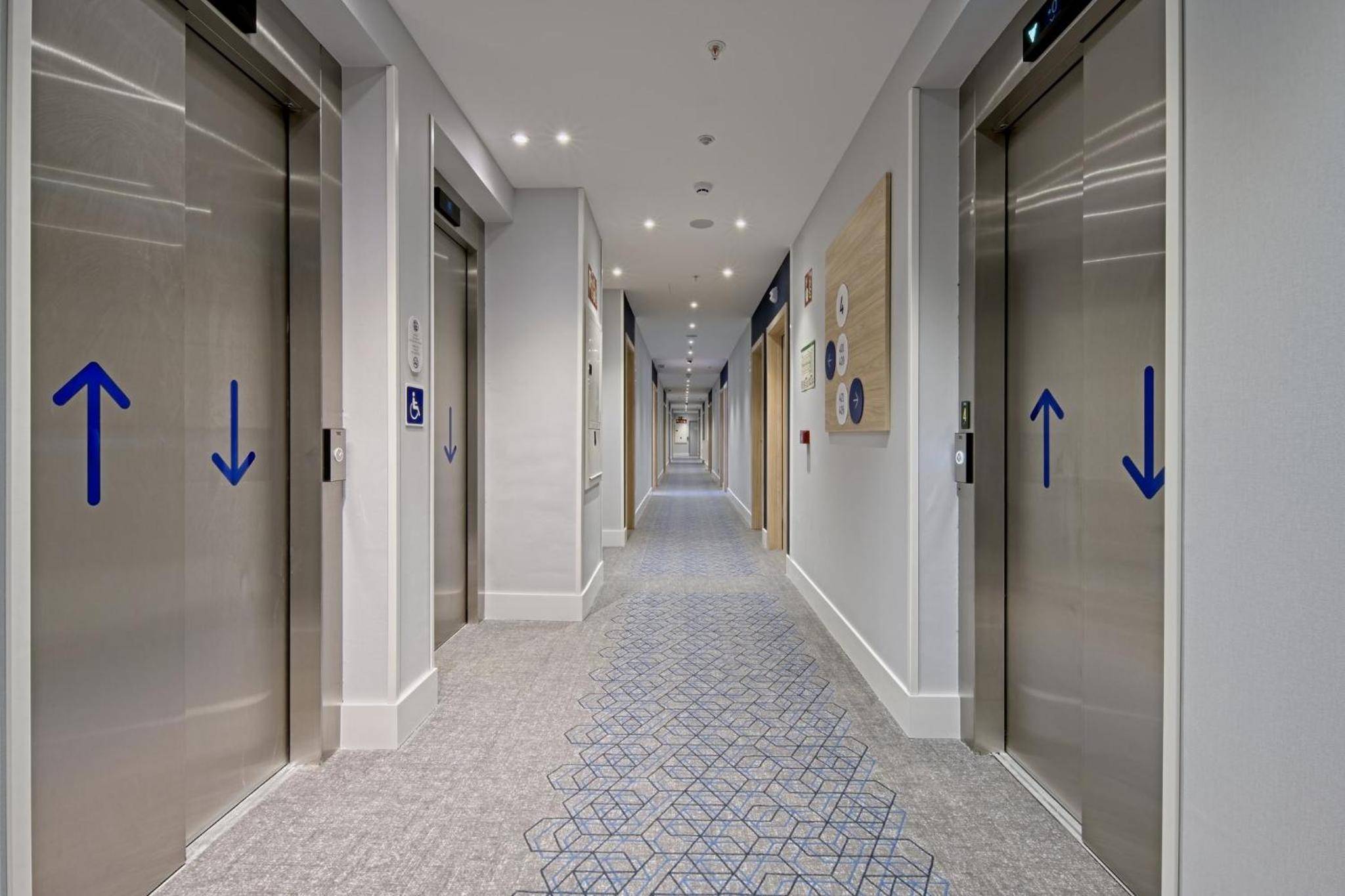 Holiday Inn Express Madrid Airport