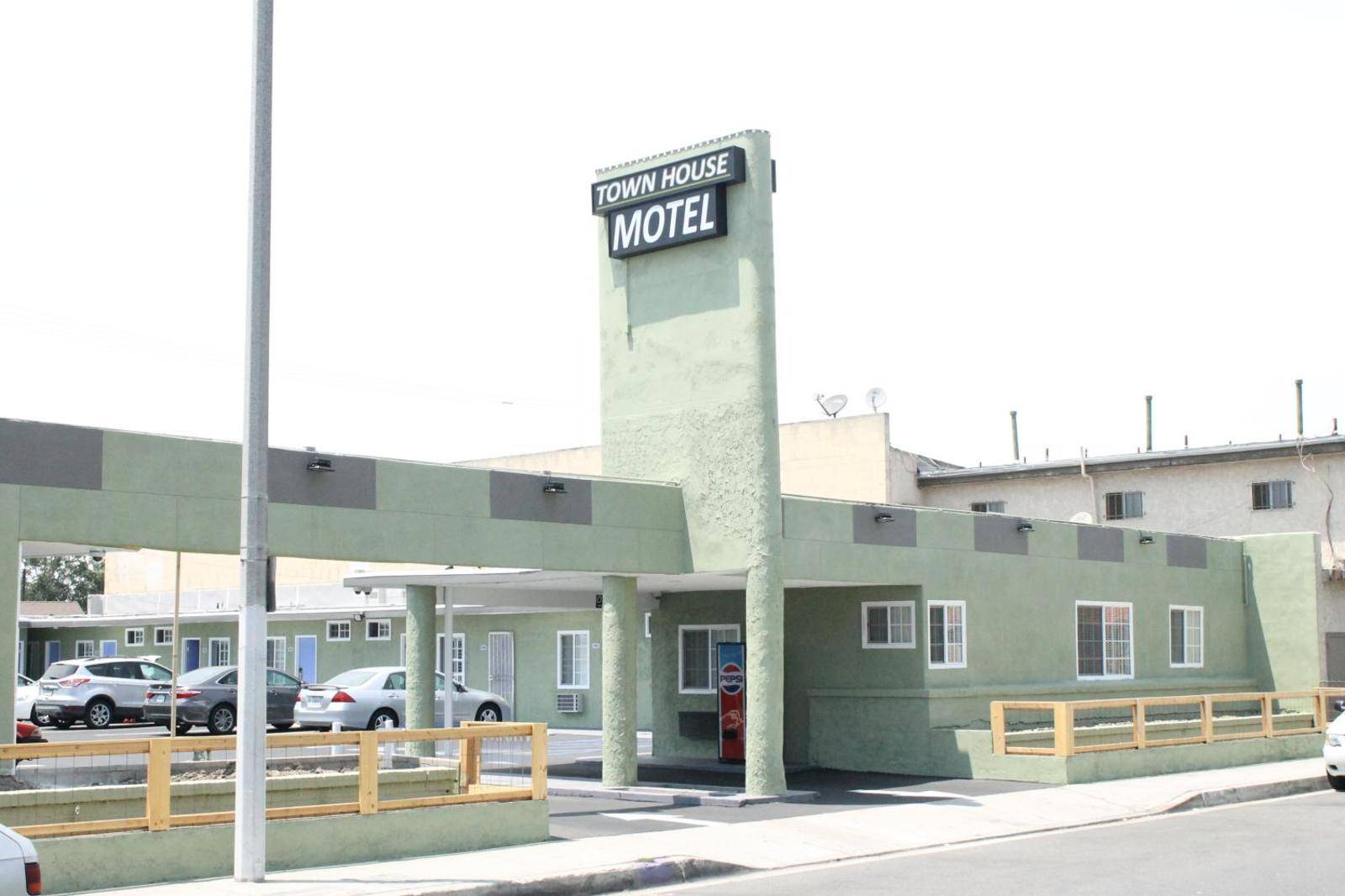 Town House Motel